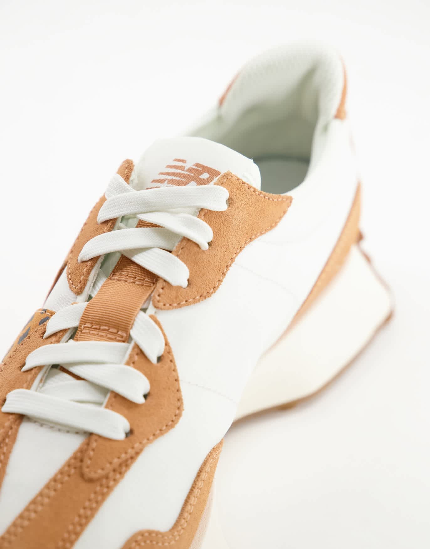 New Balance 327 trainers in tan and leopard - ASOS Sample Sale EU Store