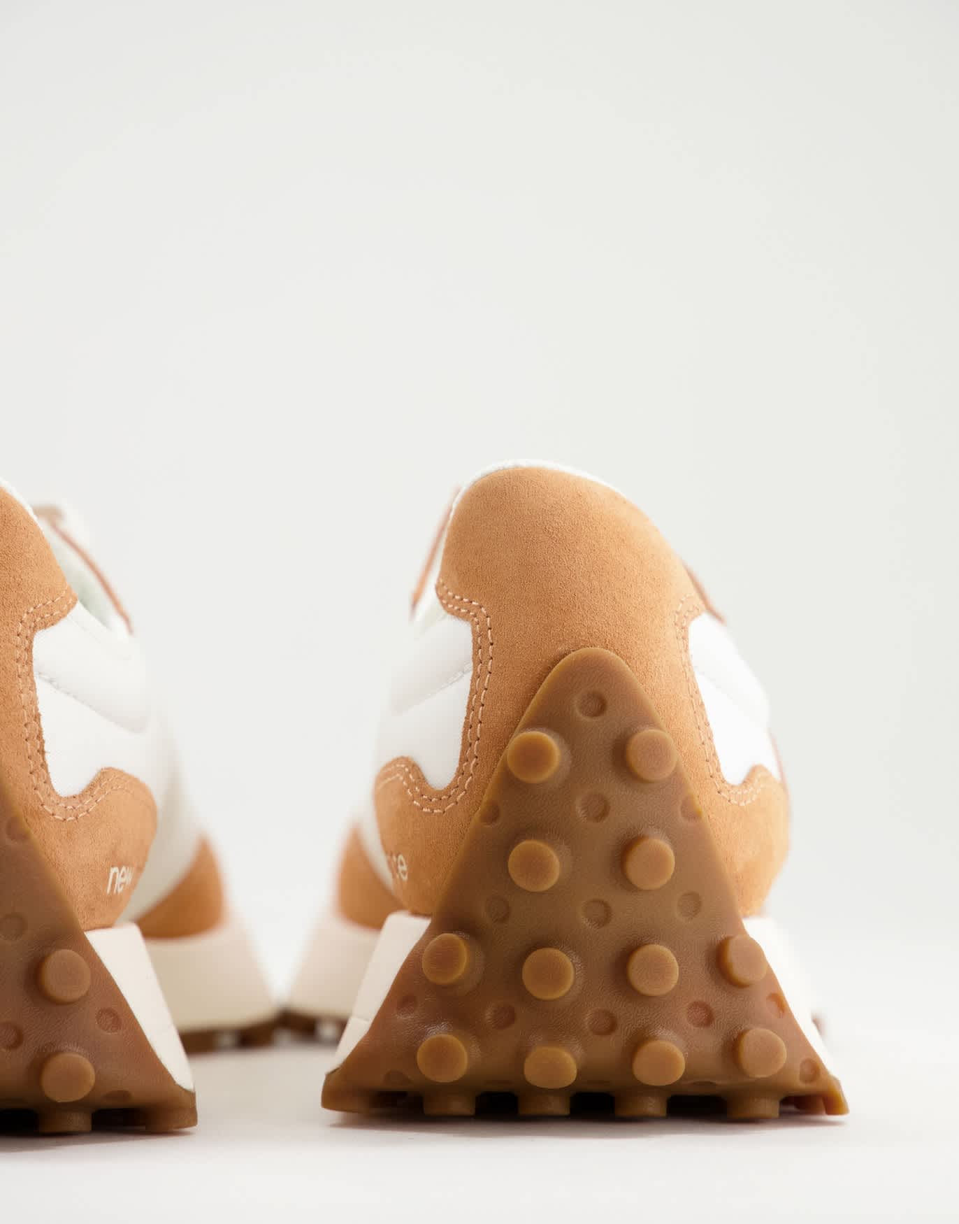 New Balance 327 trainers in tan and leopard - ASOS Sample Sale EU Store