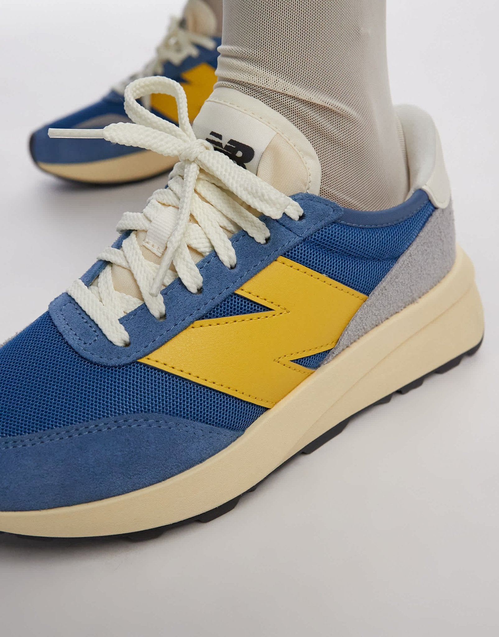 New Balance 370 trainers in blue and yellow - ASOS Sample Sale EU Store