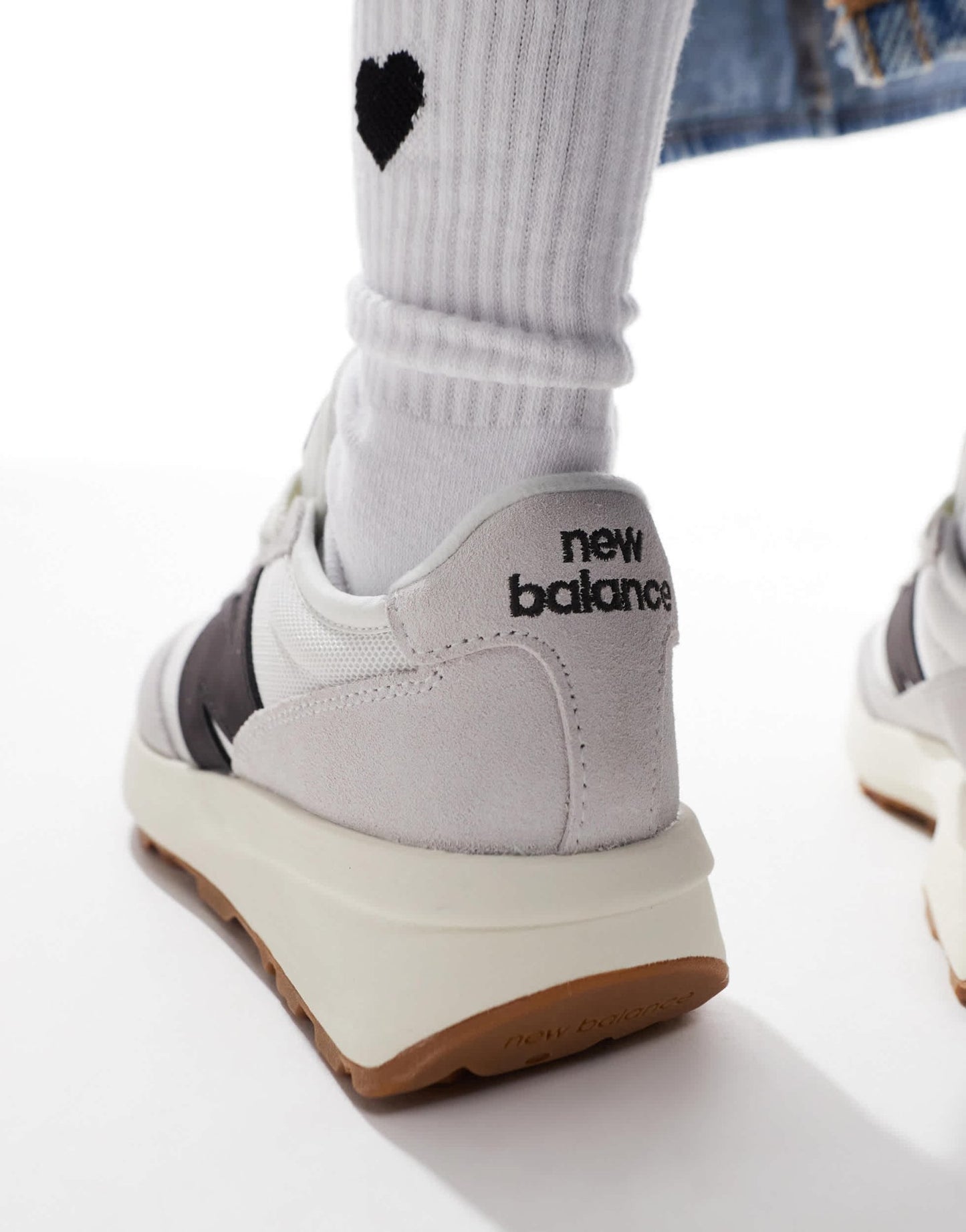 New Balance 370 trainers in off white and black - ASOS Sample Sale EU Store