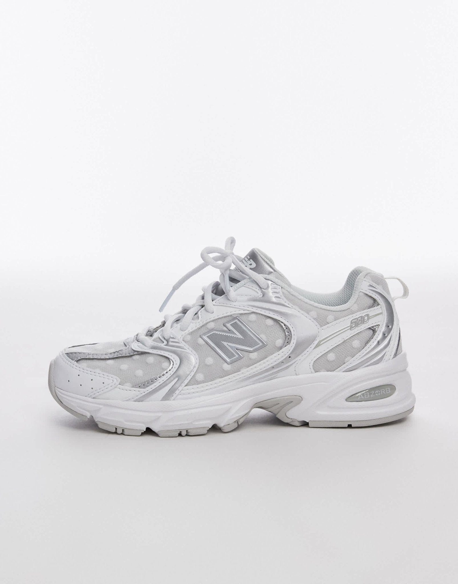 New Balance 530 trainers in white and silver polka dot - ASOS Sample Sale EU Store
