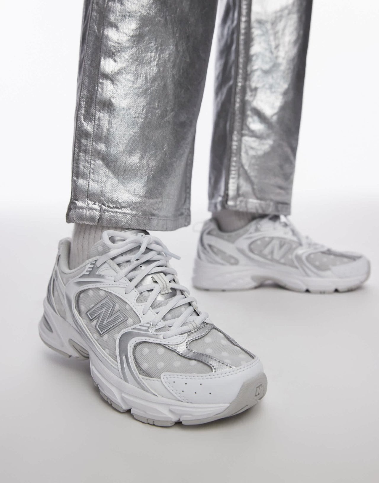 New Balance 530 trainers in white and silver polka dot - ASOS Sample Sale EU Store
