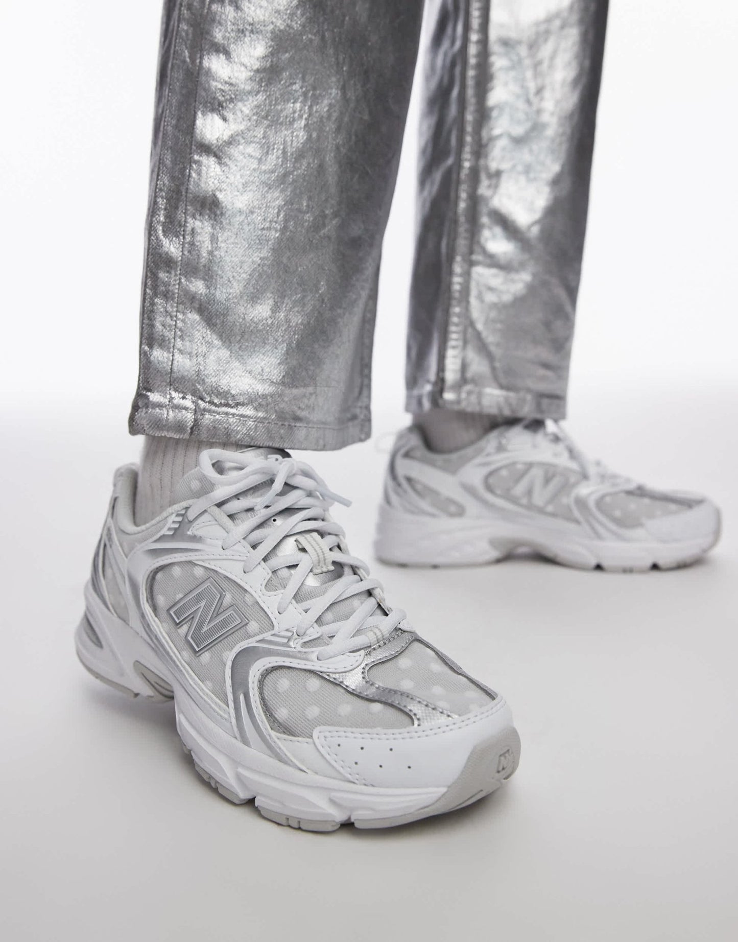 New Balance 530 trainers in white and silver polka dot - ASOS Sample Sale EU Store