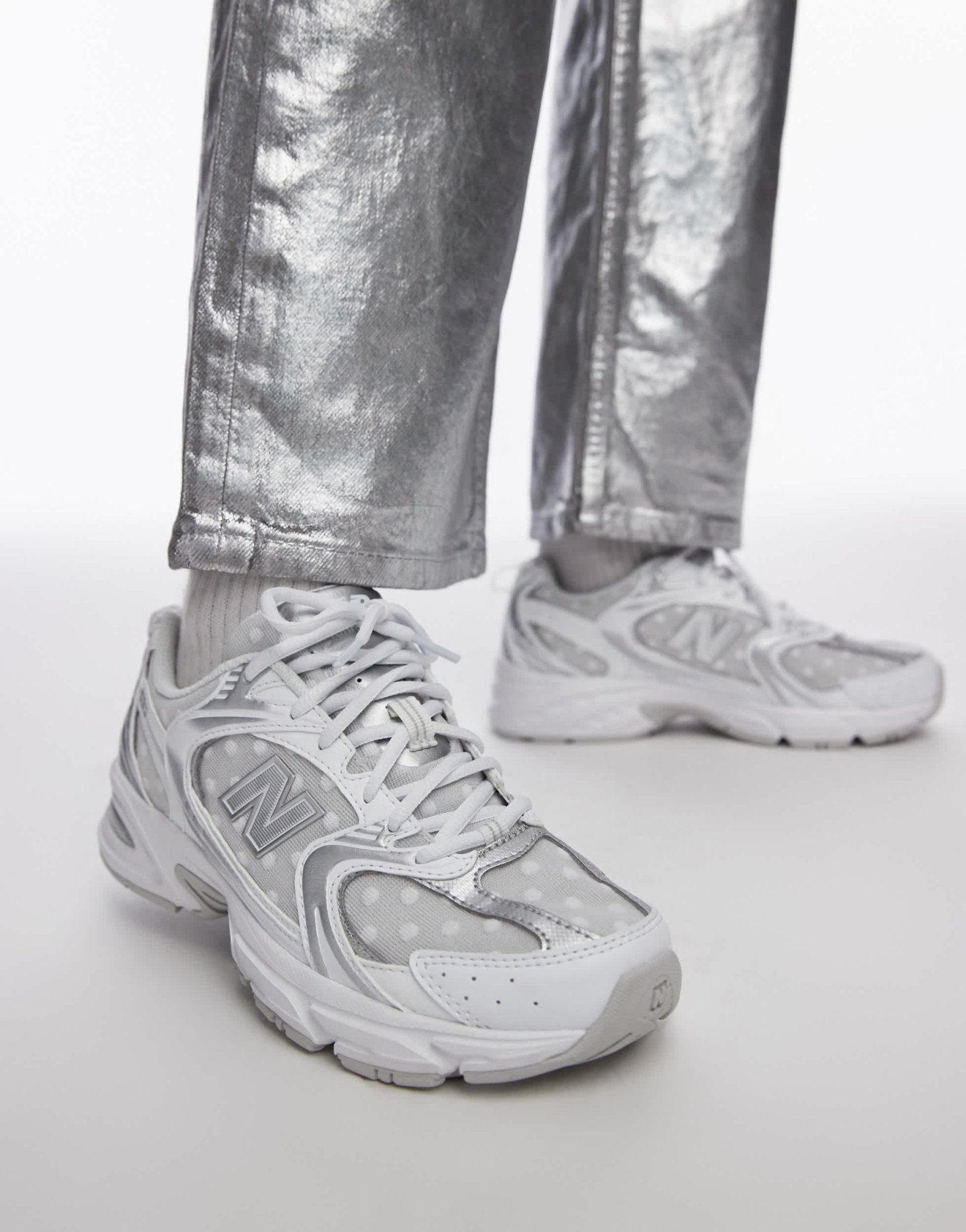New Balance 530 trainers in white and silver polka dot - ASOS Sample Sale EU Store