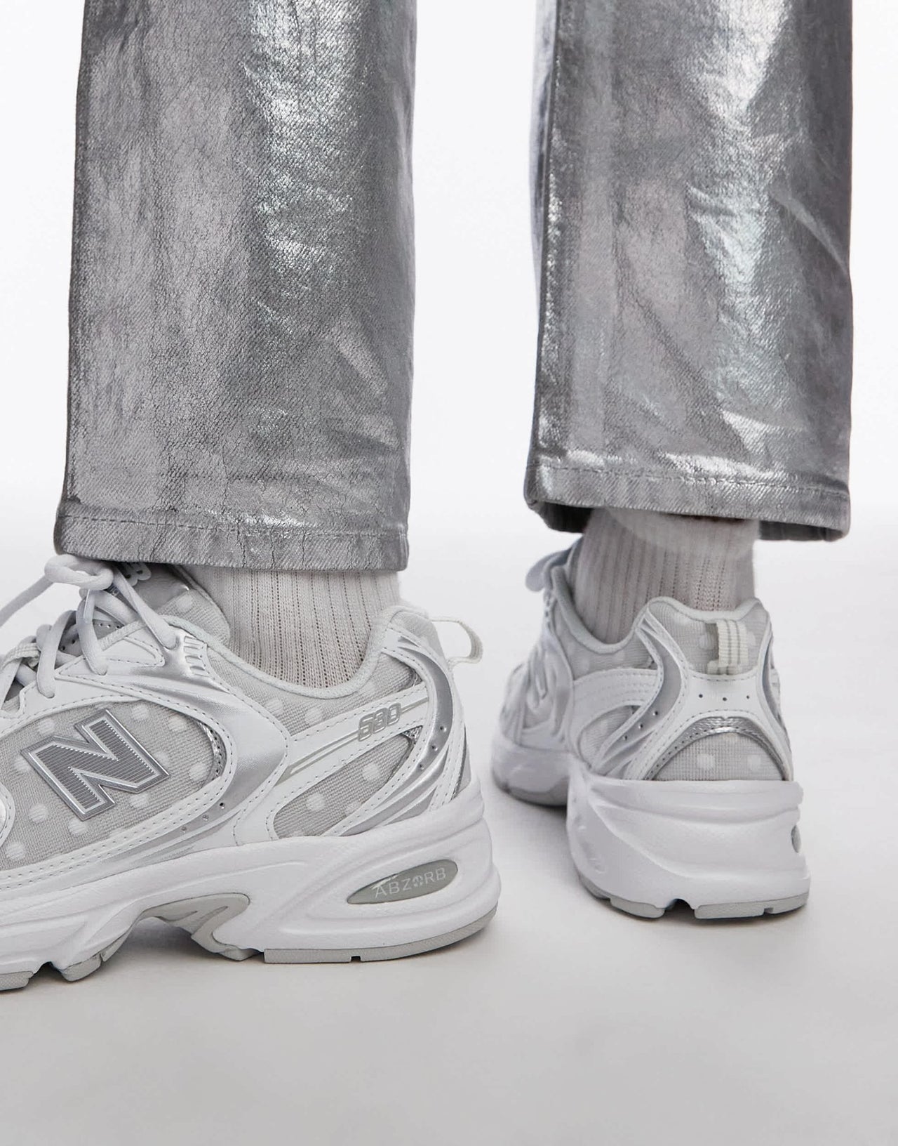 New Balance 530 trainers in white and silver polka dot - ASOS Sample Sale EU Store