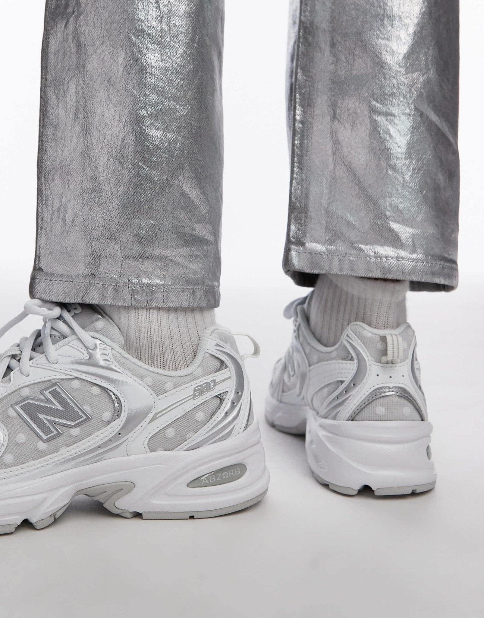 New Balance 530 trainers in white and silver polka dot - ASOS Sample Sale EU Store