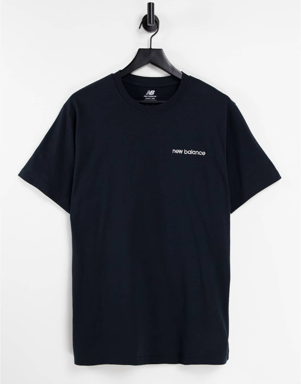 New Balance linear logo t-shirt in black - ASOS Sample Sale EU Store