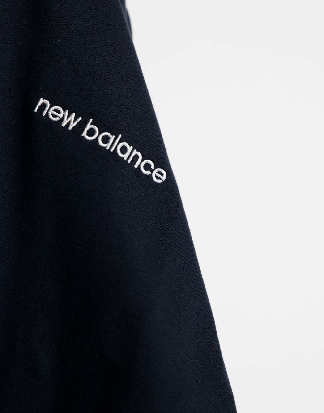 New Balance linear logo t-shirt in black - ASOS Sample Sale EU Store
