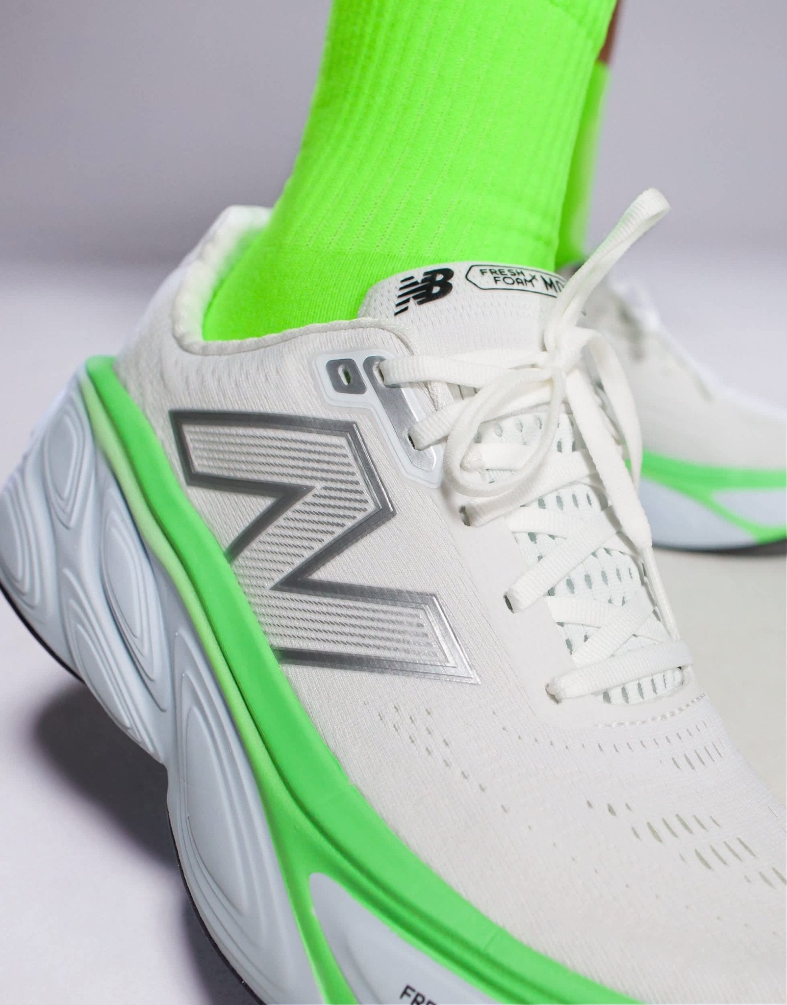 New Balance More running trainers in grey - ASOS Sample Sale EU Store