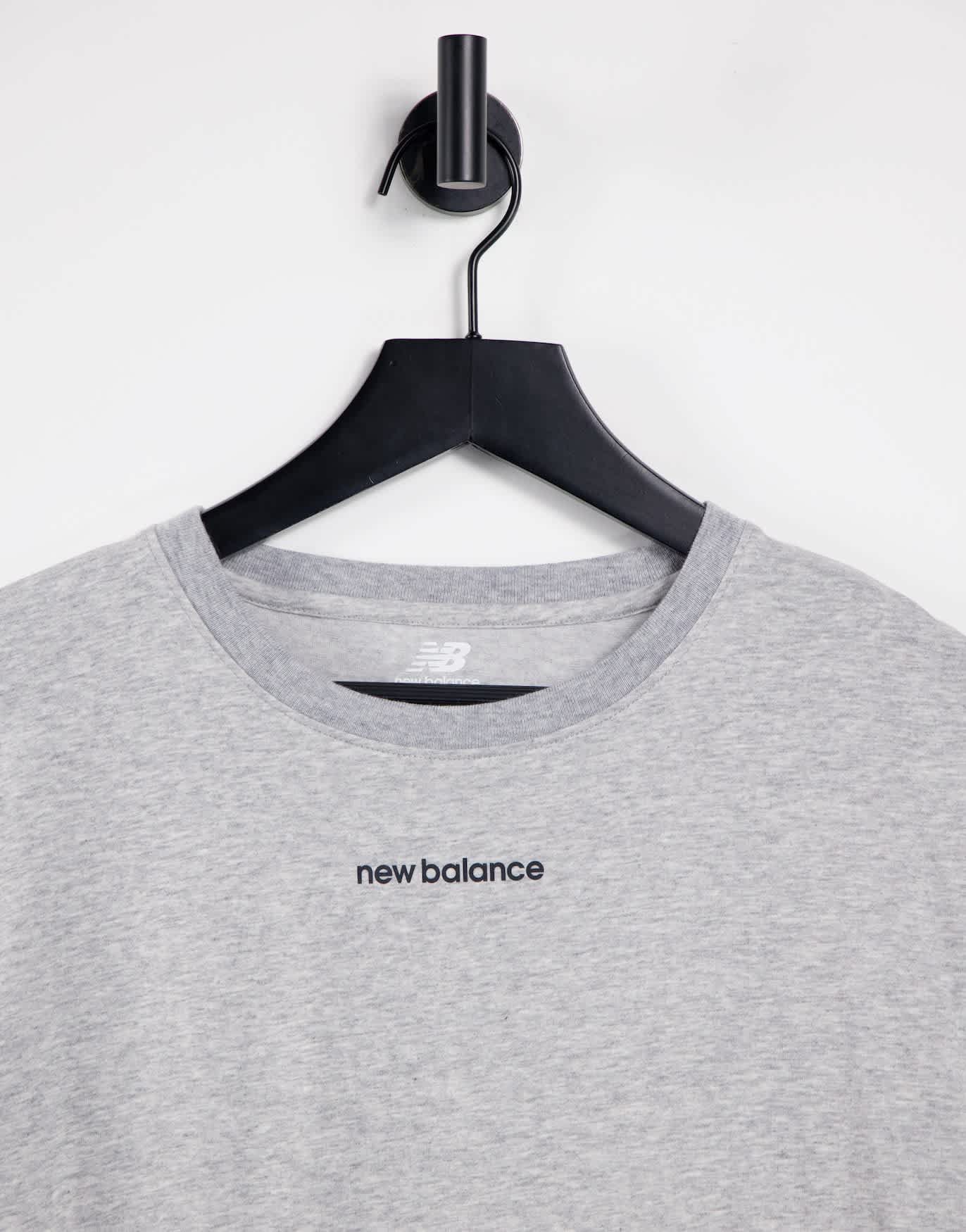New Balance Relentless logo crew neck t-shirt in grey - ASOS Sample Sale EU Store