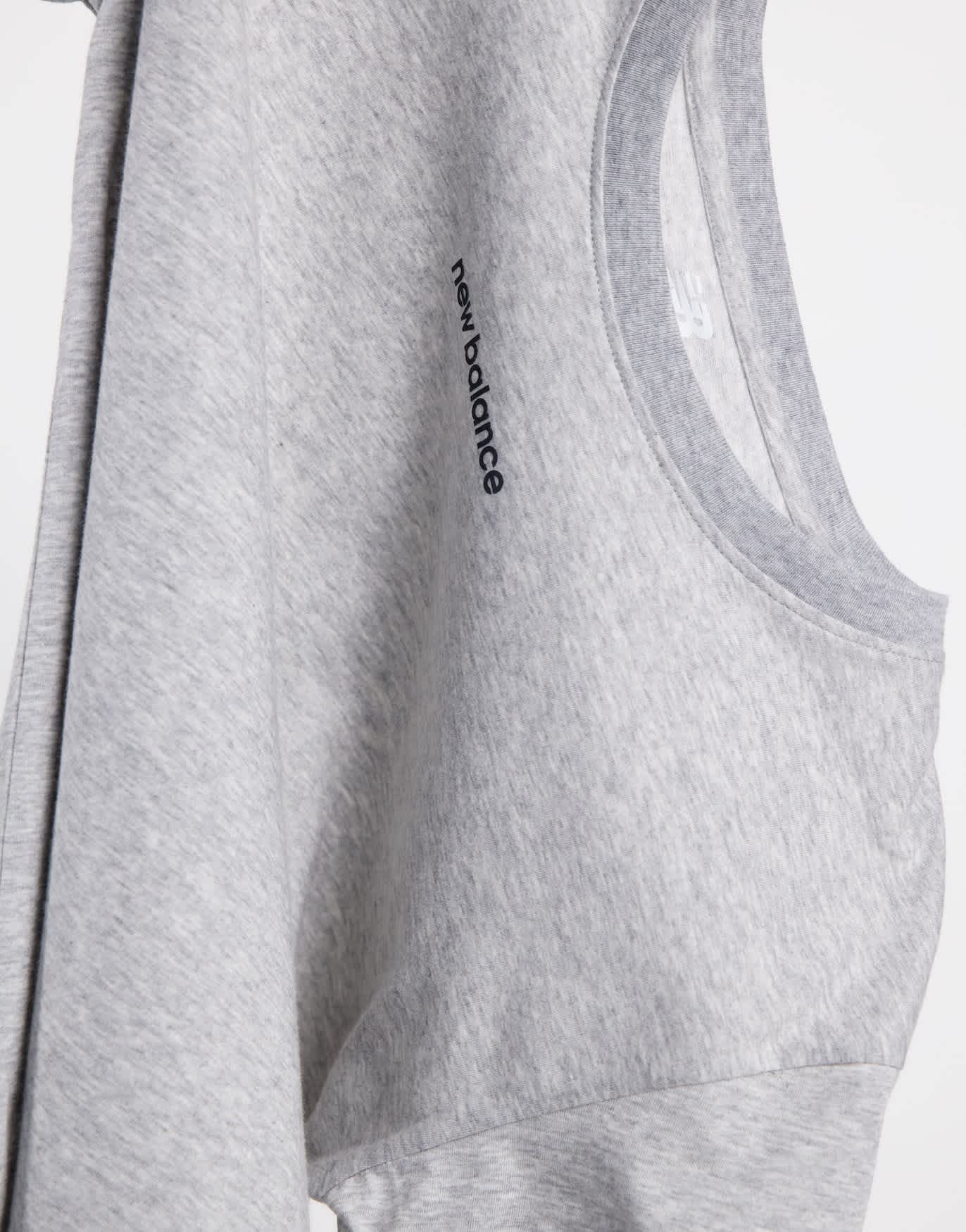 New Balance Relentless logo crew neck t-shirt in grey - ASOS Sample Sale EU Store