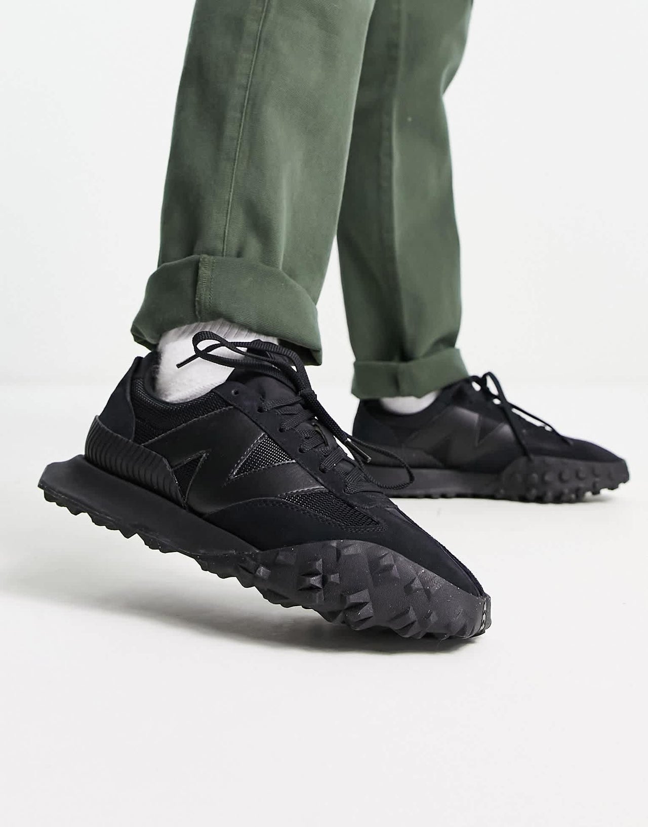New Balance XC72 trainers in triple black - ASOS Sample Sale EU Store
