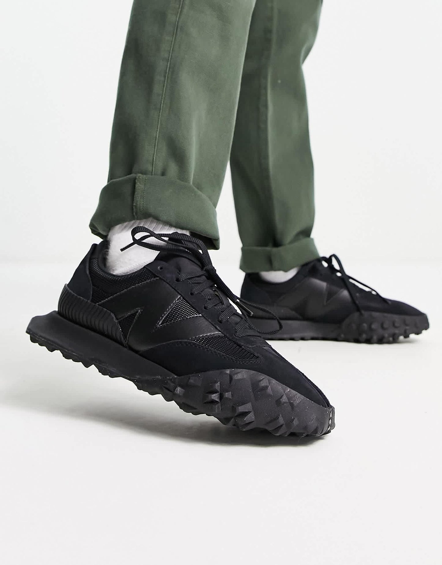 New Balance XC72 trainers in triple black - ASOS Sample Sale EU Store