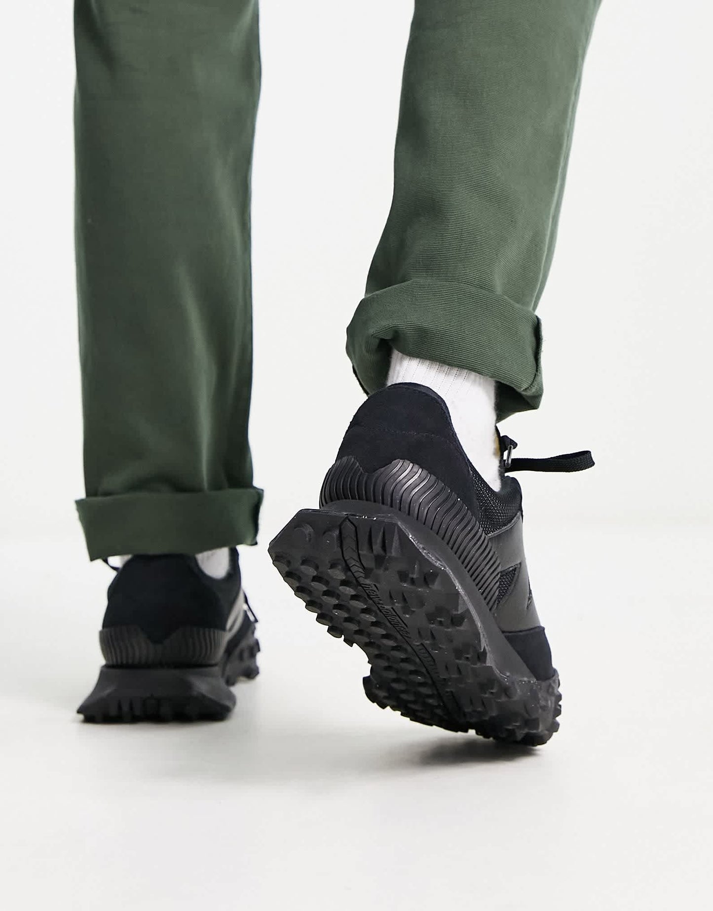 New Balance XC72 trainers in triple black - ASOS Sample Sale EU Store