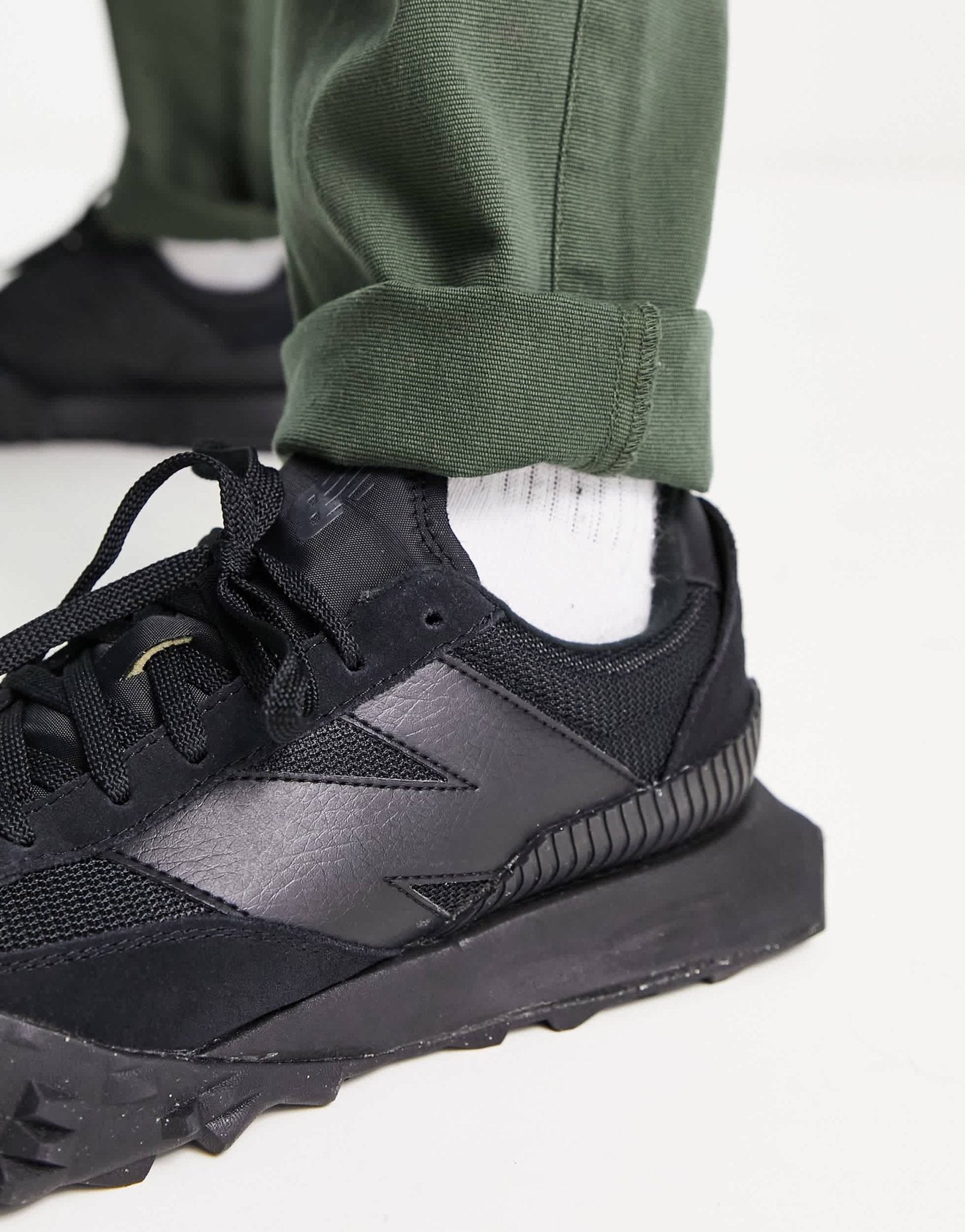 New Balance XC72 trainers in triple black - ASOS Sample Sale EU Store