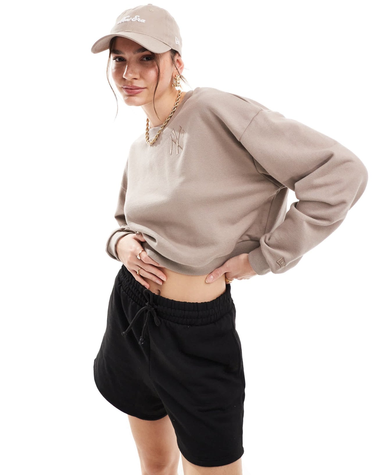 New Era NY Yankees embroidered logo sweatshirt in beige - ASOS Sample Sale EU Store