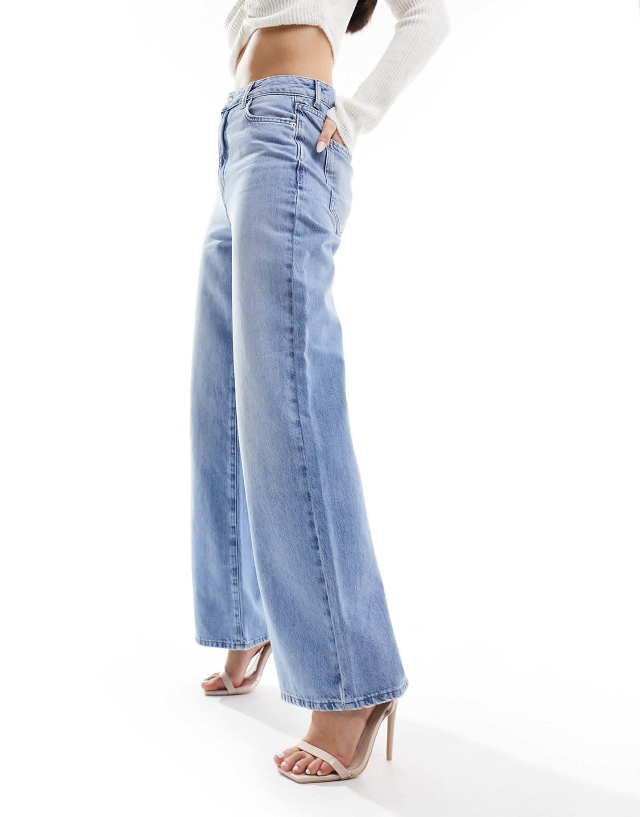 New Look Adalae wide leg jean in light blue - ASOS Sample Sale EU Store