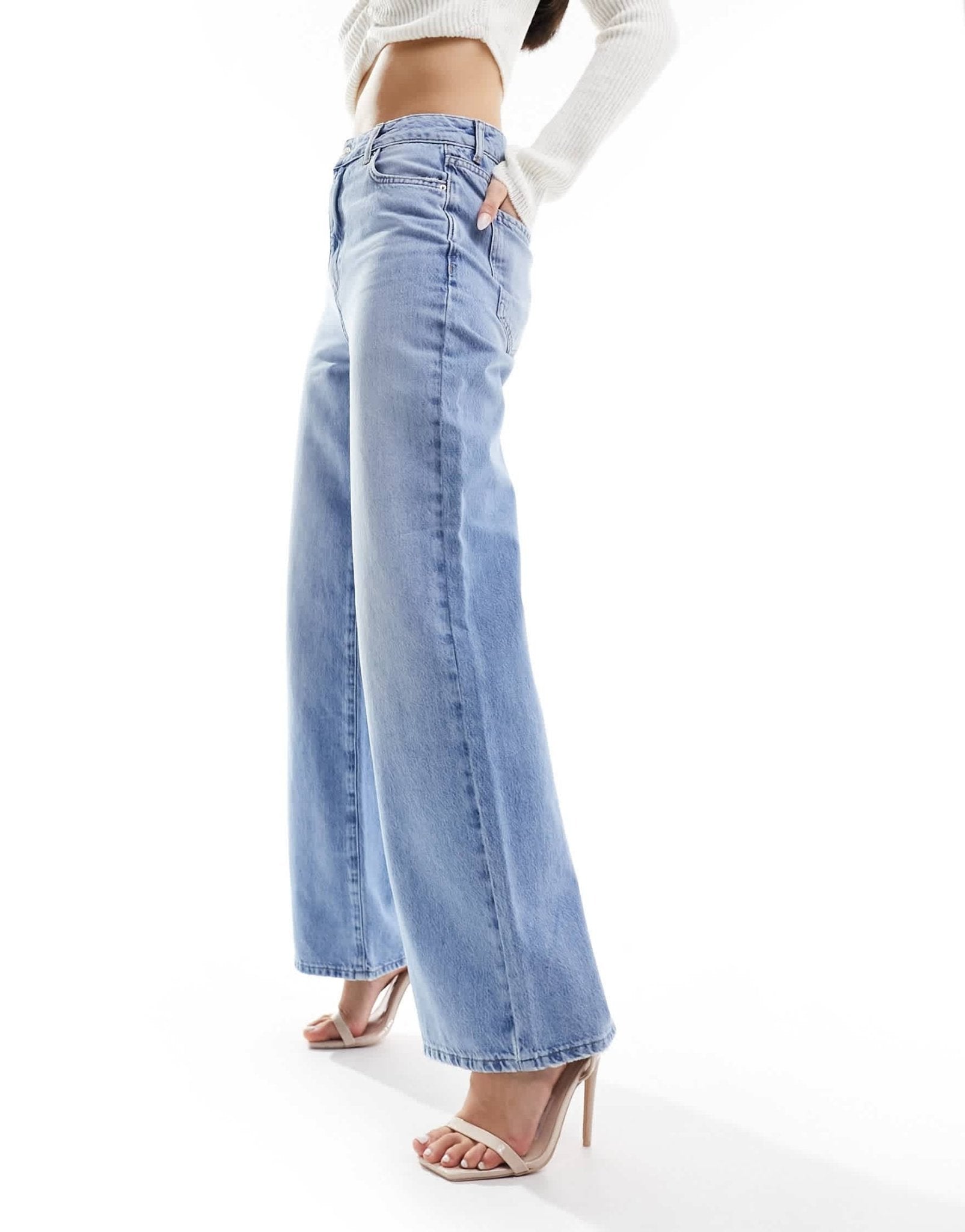 New Look Adalae wide leg jean in light blue - ASOS Sample Sale EU Store