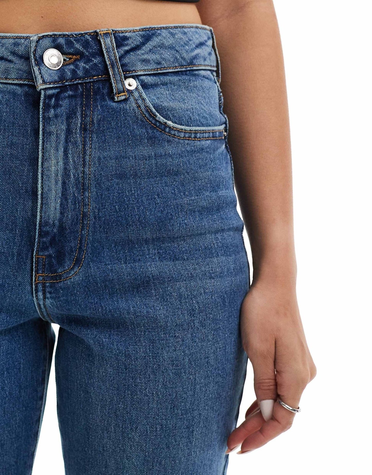 New Look Beverley mom jeans in blue - ASOS Sample Sale EU Store