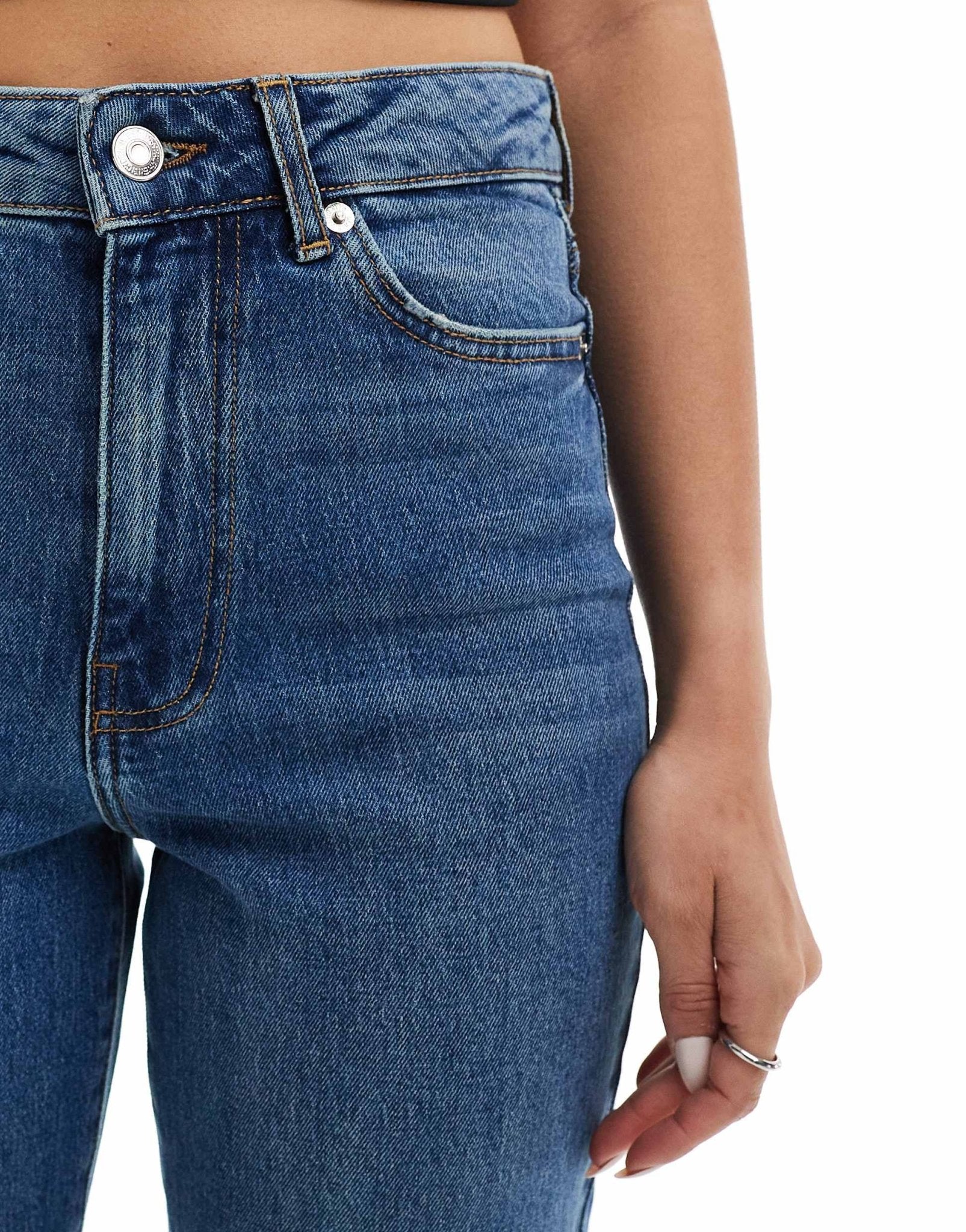 New Look Beverley mom jeans in blue - ASOS Sample Sale EU Store