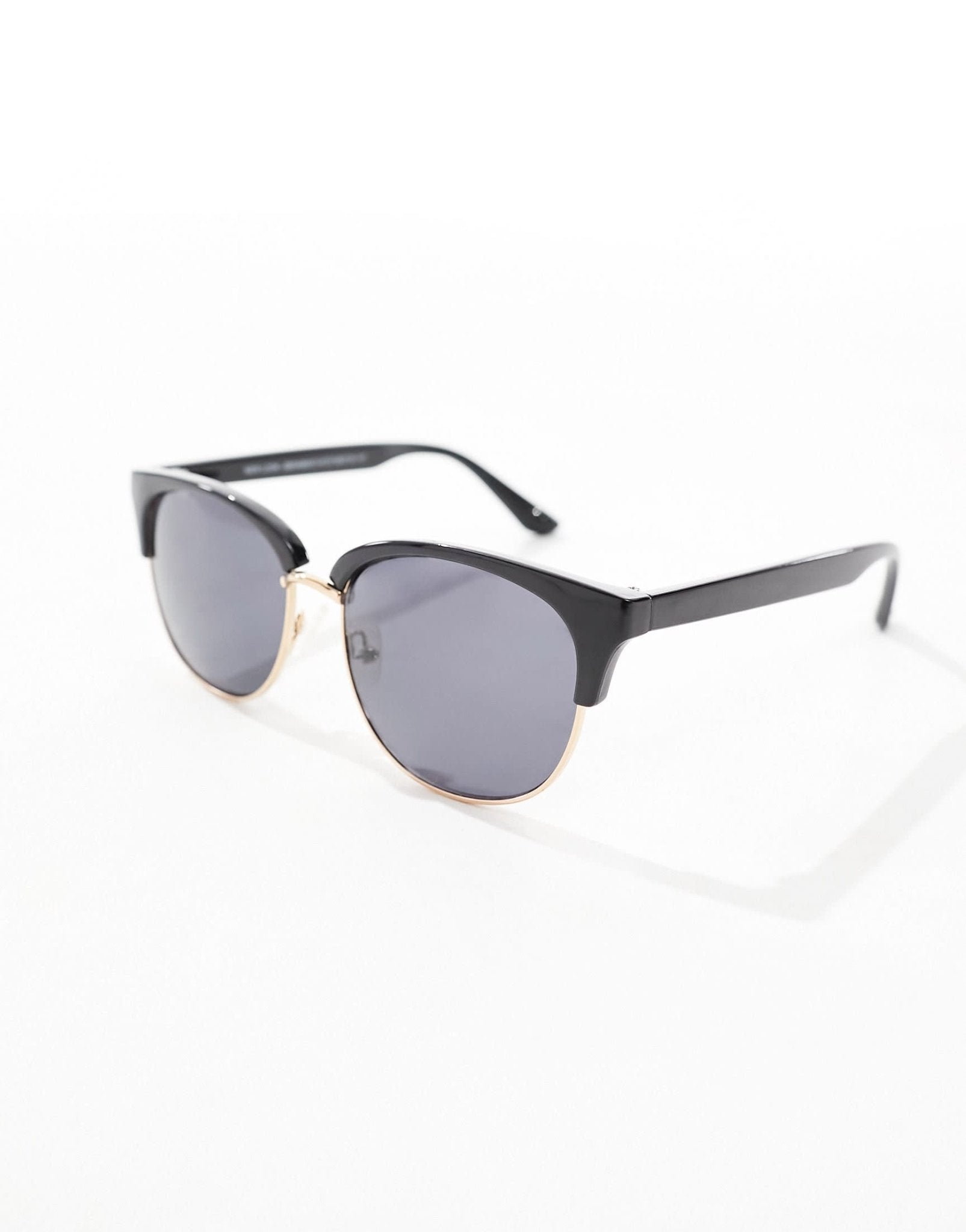 New Look cateye sunglasses in black - ASOS Sample Sale EU Store