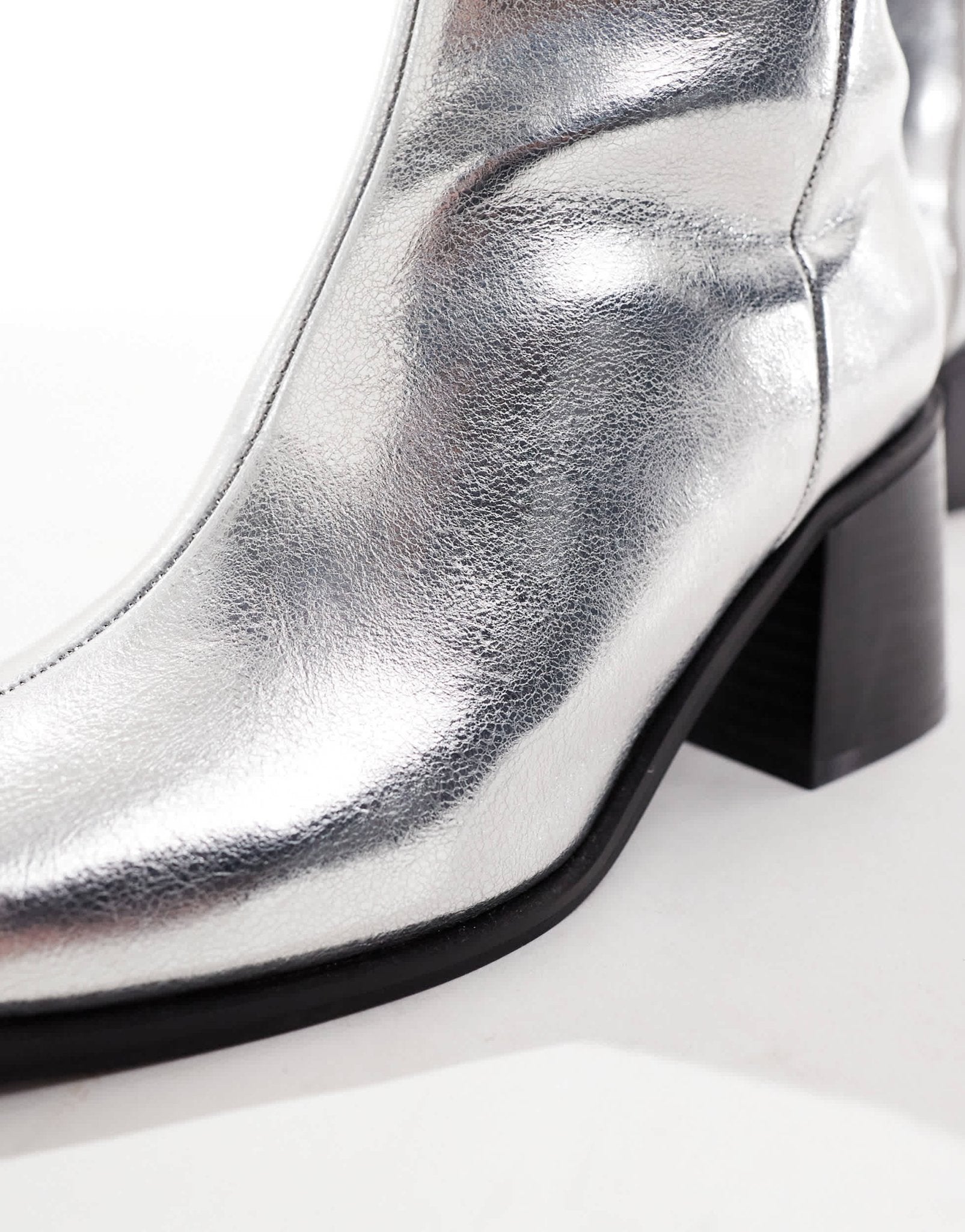 New Look chunky heel mid ankle boot in silver - ASOS Sample Sale EU Store