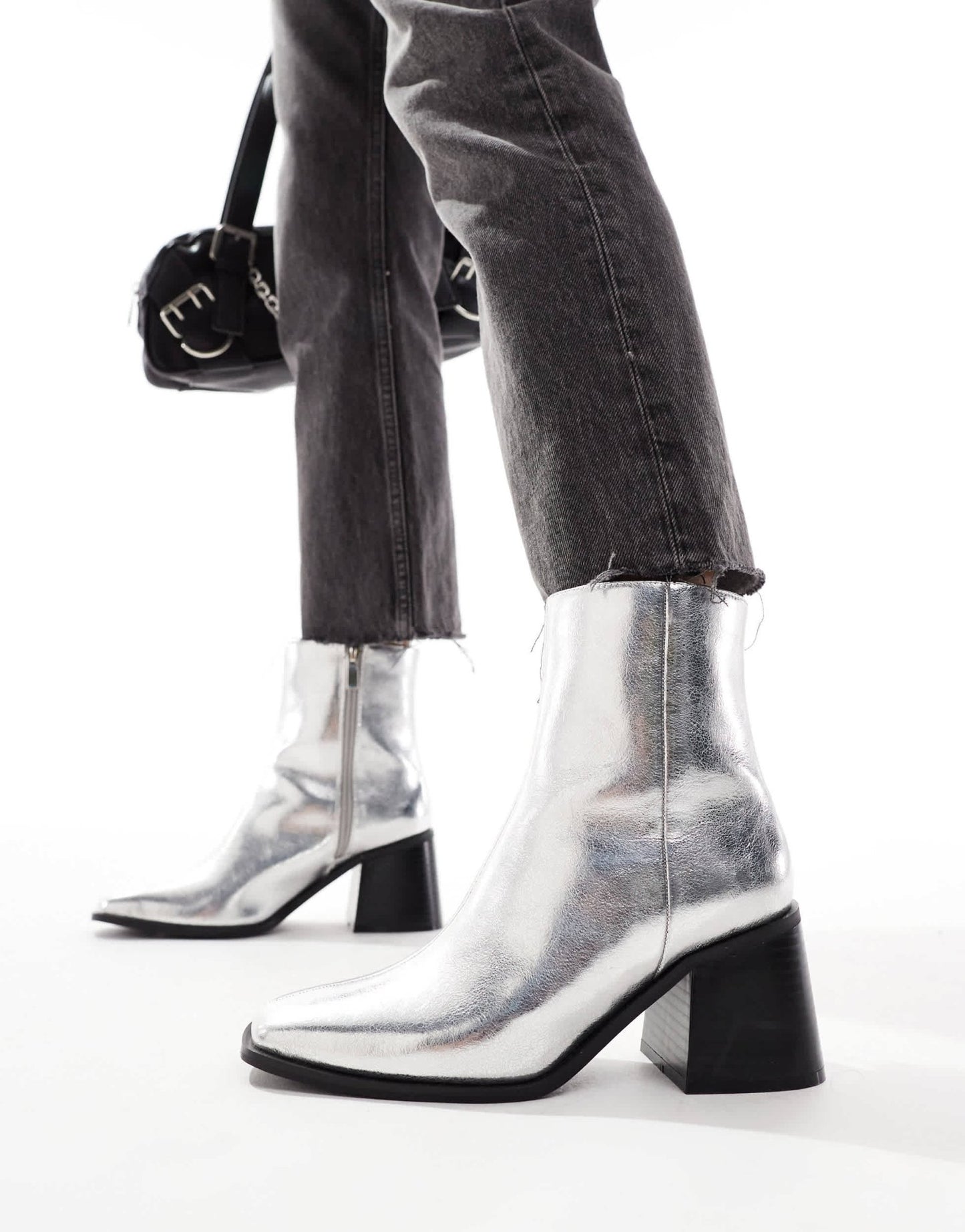 New Look chunky heel mid ankle boot in silver - ASOS Sample Sale EU Store
