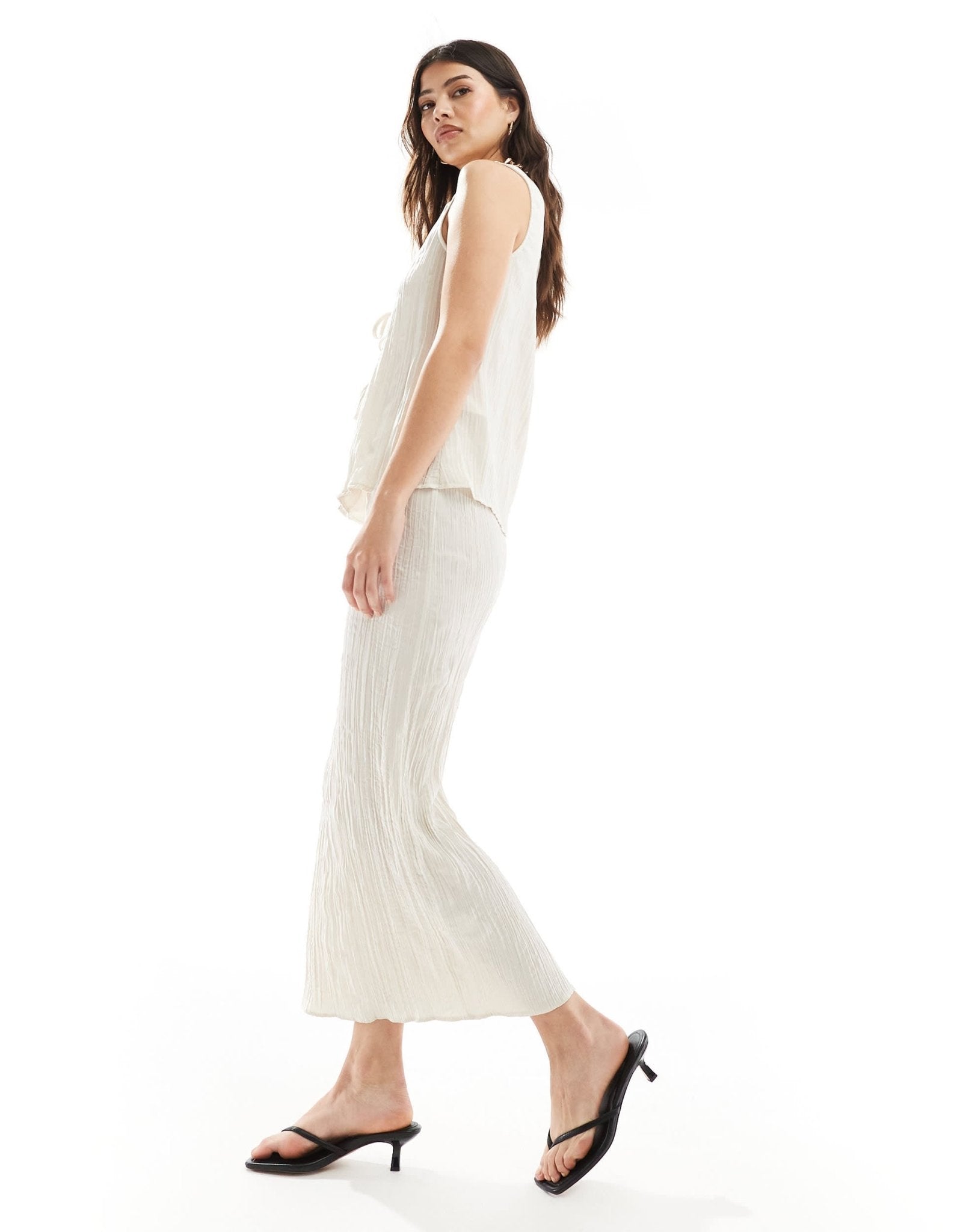 New Look co - ord crinkle midaxi skirt in cream - ASOS Sample Sale EU Store