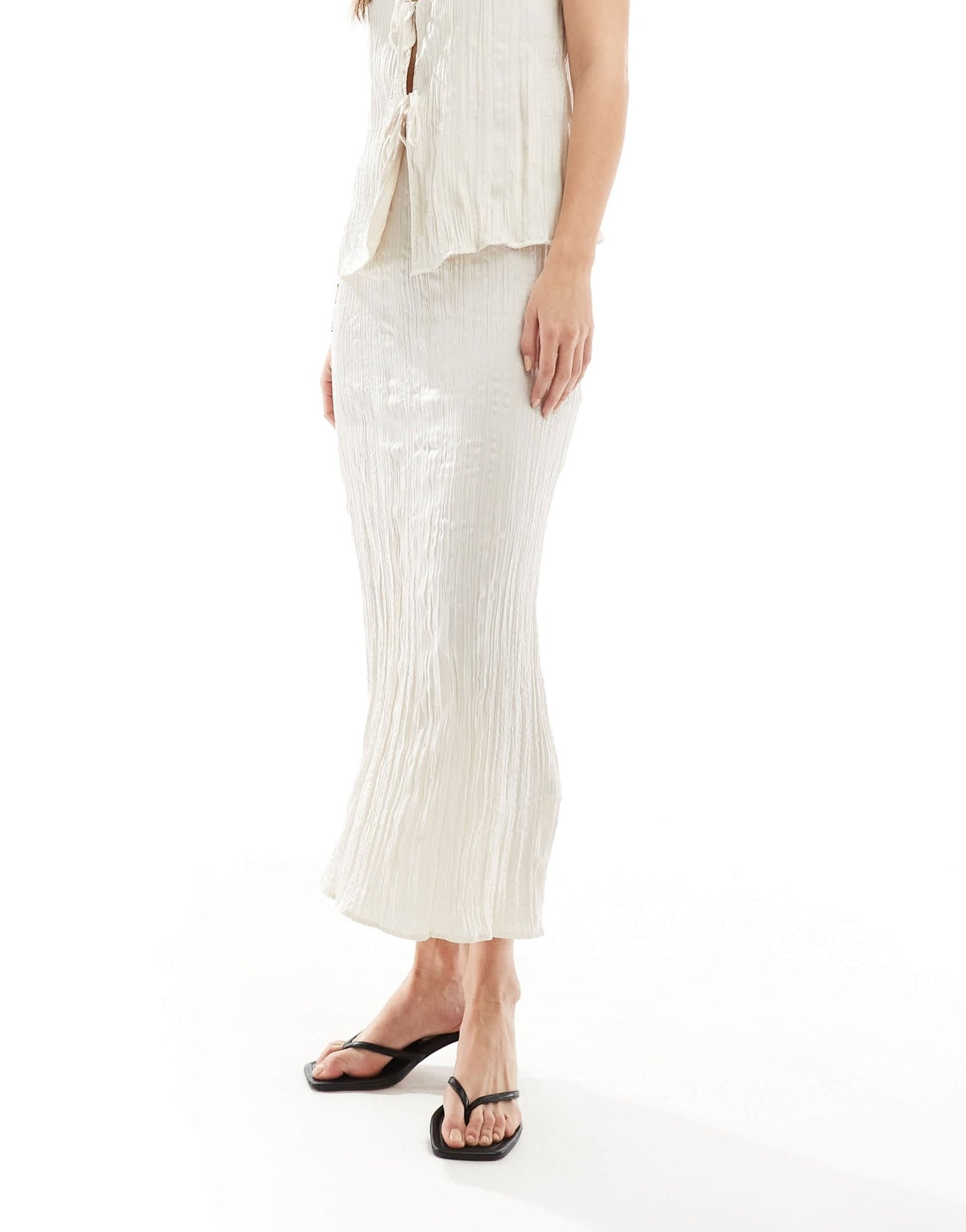 New Look co - ord crinkle midaxi skirt in cream - ASOS Sample Sale EU Store