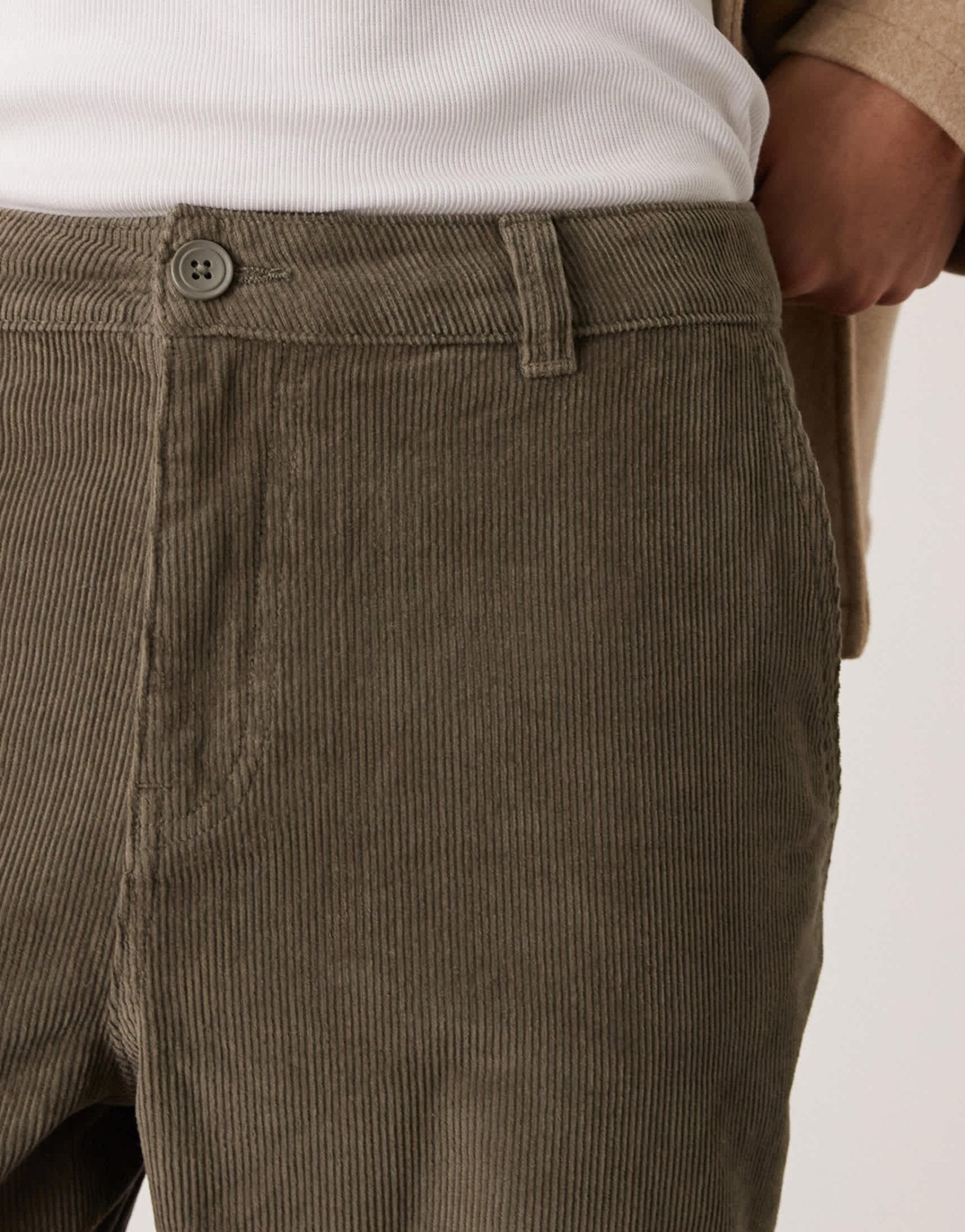 New Look cord straight leg trousers in khaki - ASOS Sample Sale EU Store
