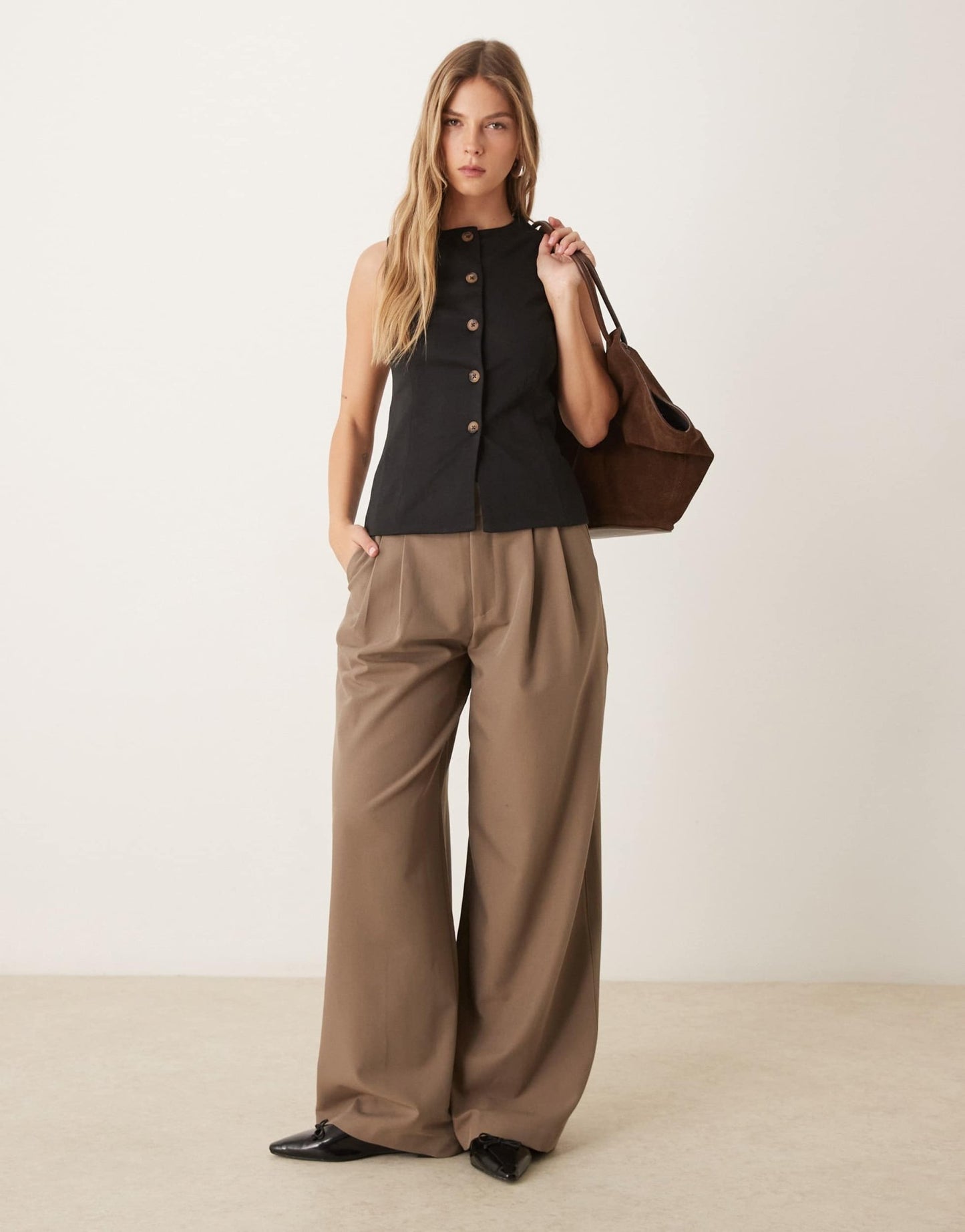 New Look crew neck waistcoat in black - ASOS Sample Sale EU Store
