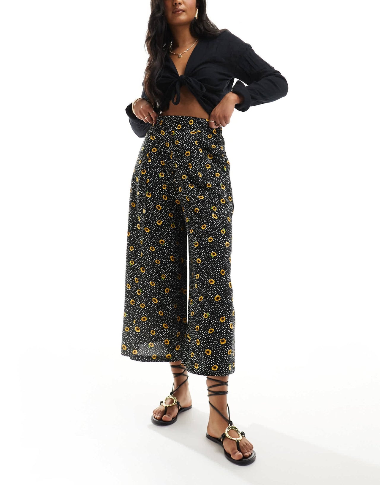 New Look ditsy cropped trousers in black - ASOS Sample Sale EU Store