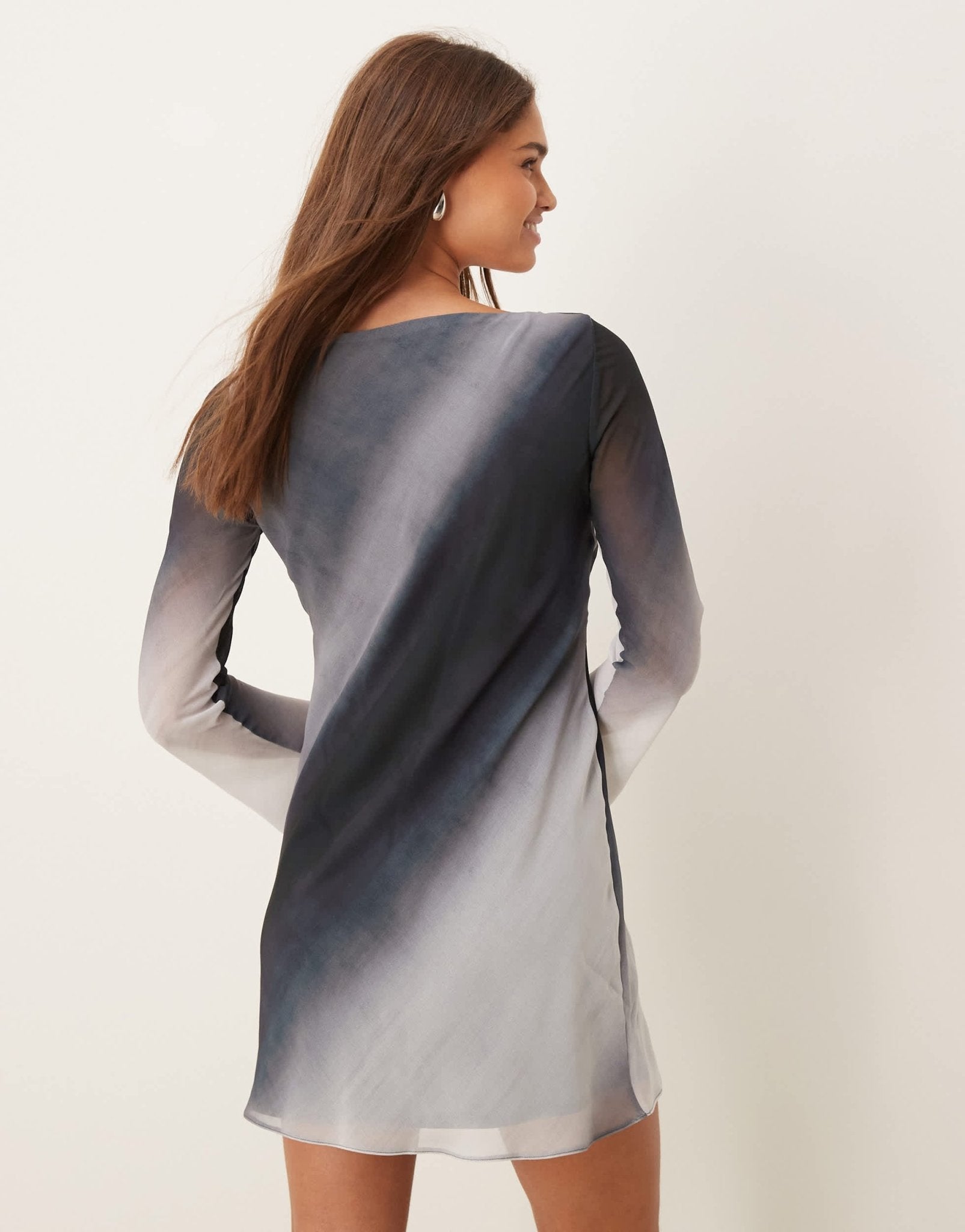 New Look flare sleeve ombre chiffon mini dress in grey - ASOS Sample Sale EU Store