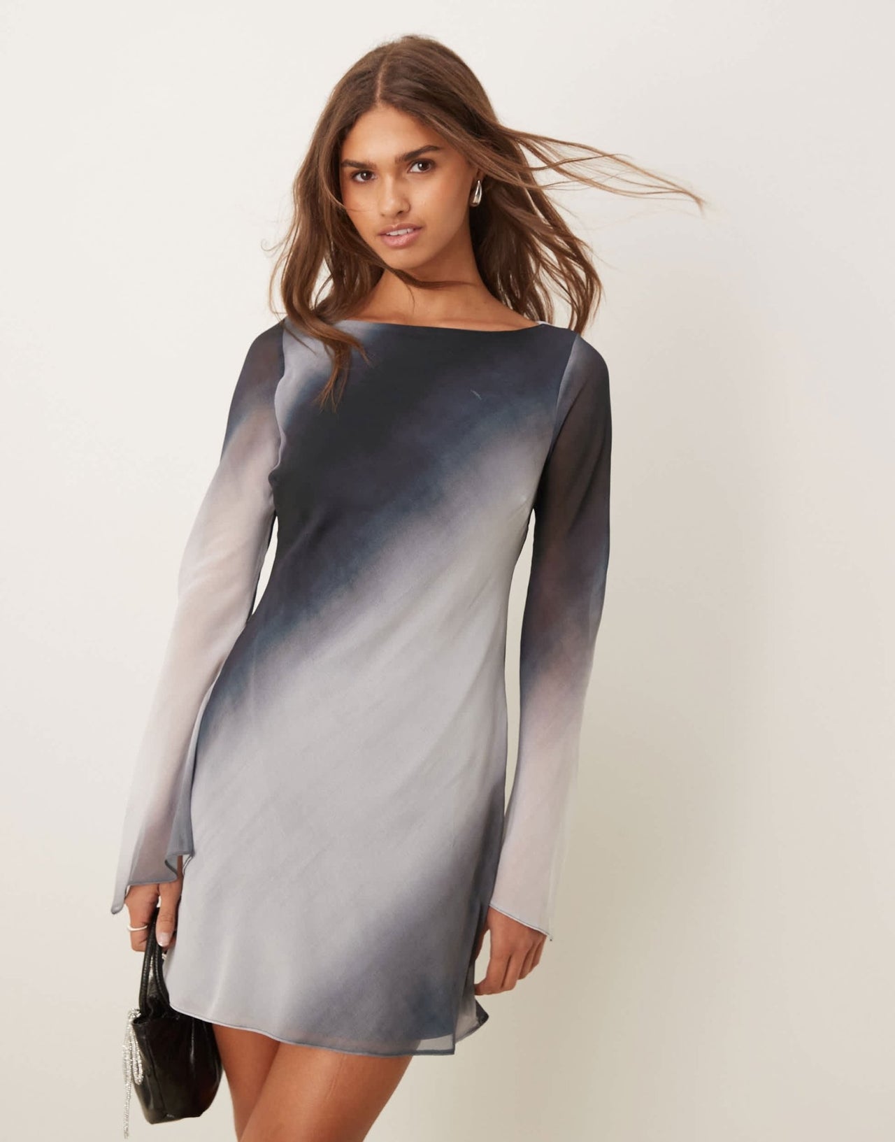 New Look flare sleeve ombre chiffon mini dress in grey - ASOS Sample Sale EU Store