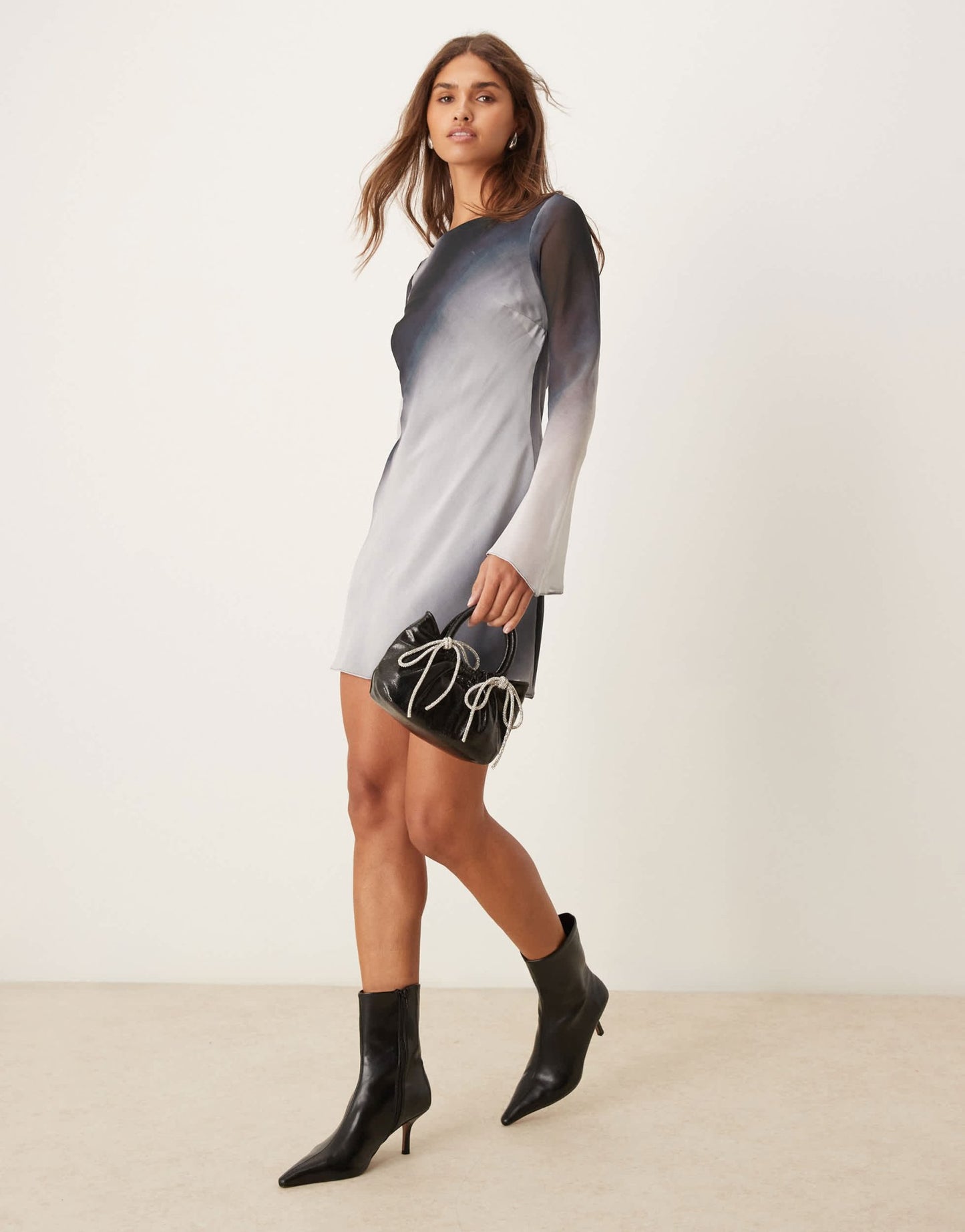 New Look flare sleeve ombre chiffon mini dress in grey - ASOS Sample Sale EU Store