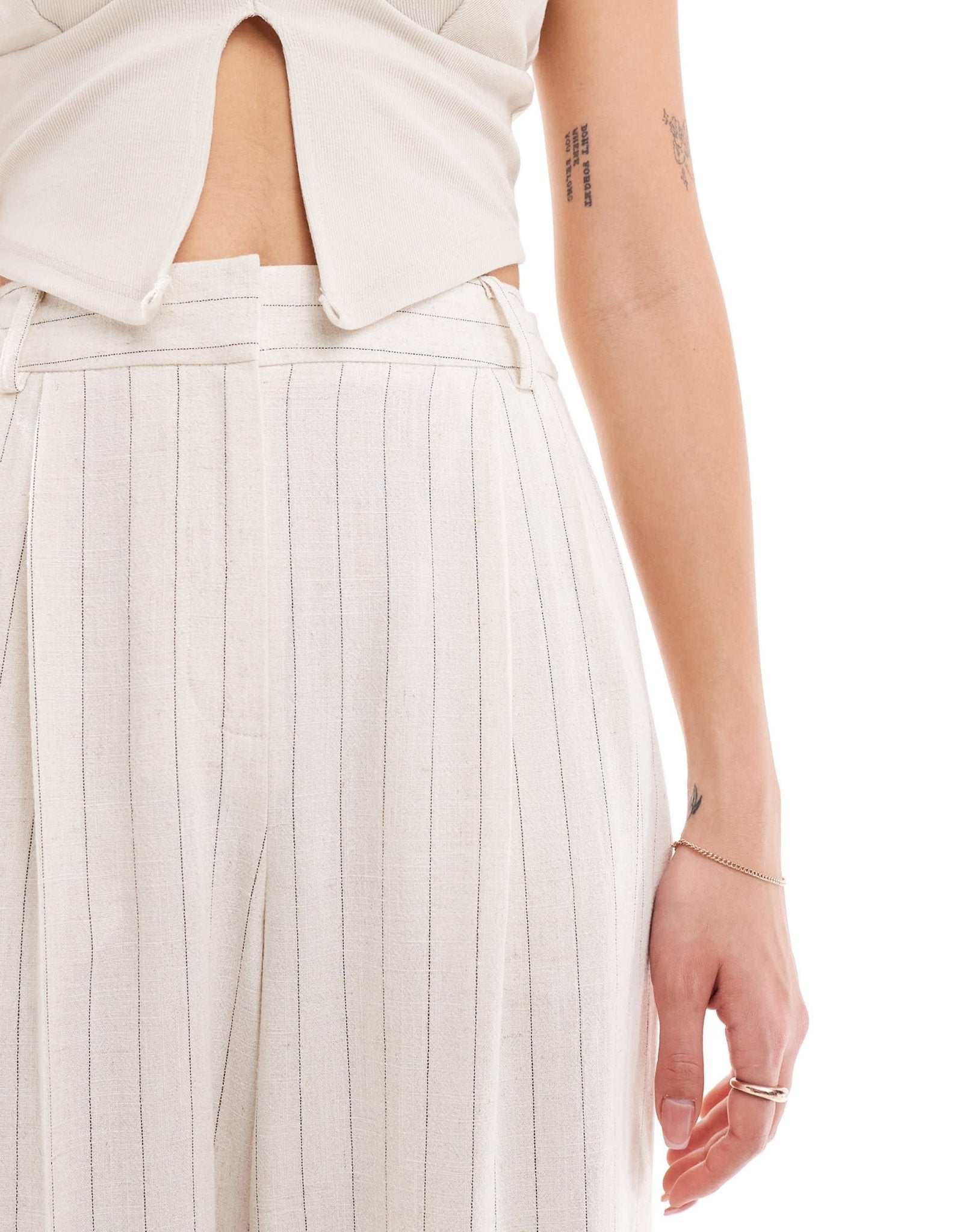 New Look linen look wide leg trouser in stripe pattern - ASOS Sample Sale EU Store