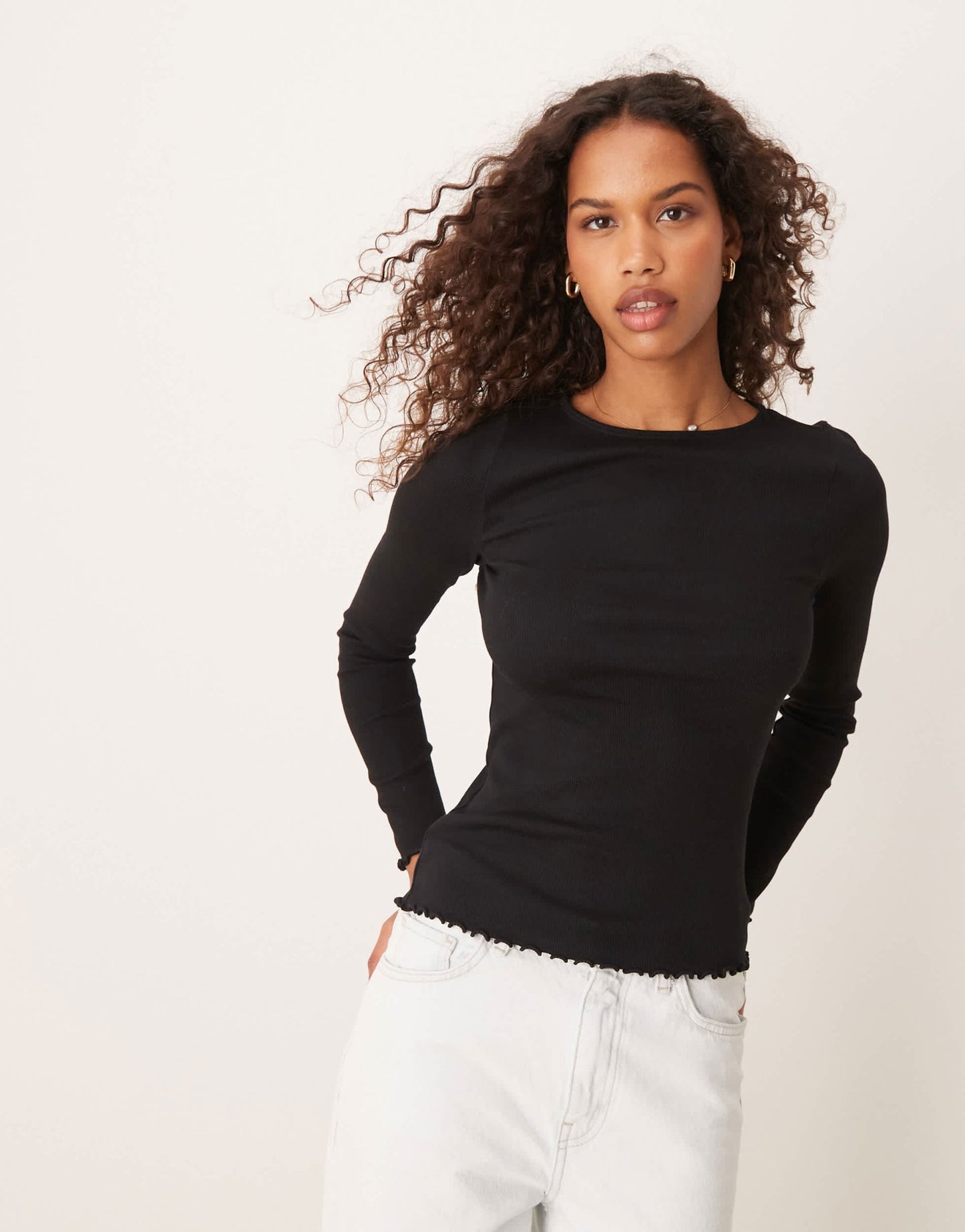 New Look long sleeve lettuce edge top in black - ASOS Sample Sale EU Store