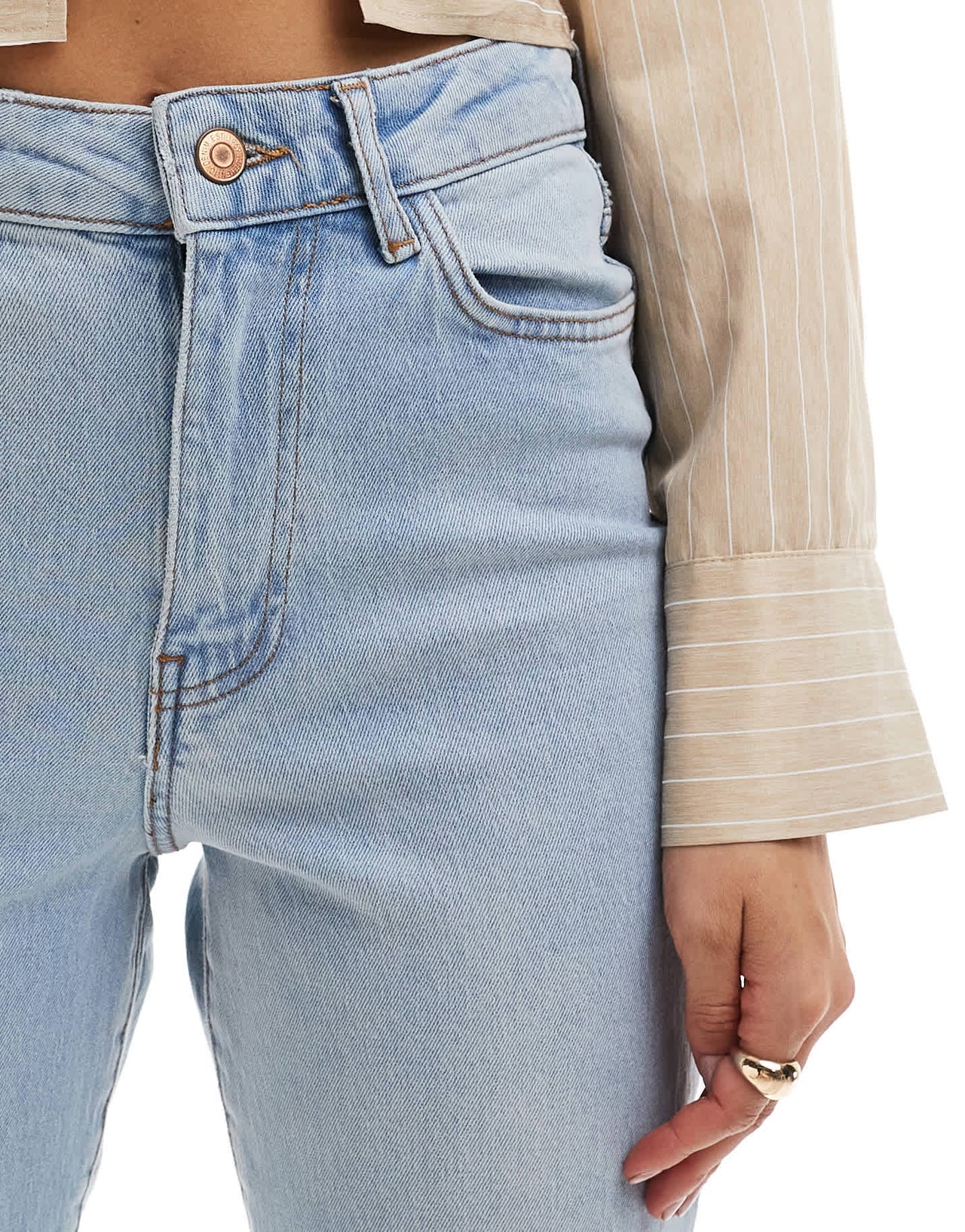 New Look Merlot mom jeans in light blue - ASOS Sample Sale EU Store