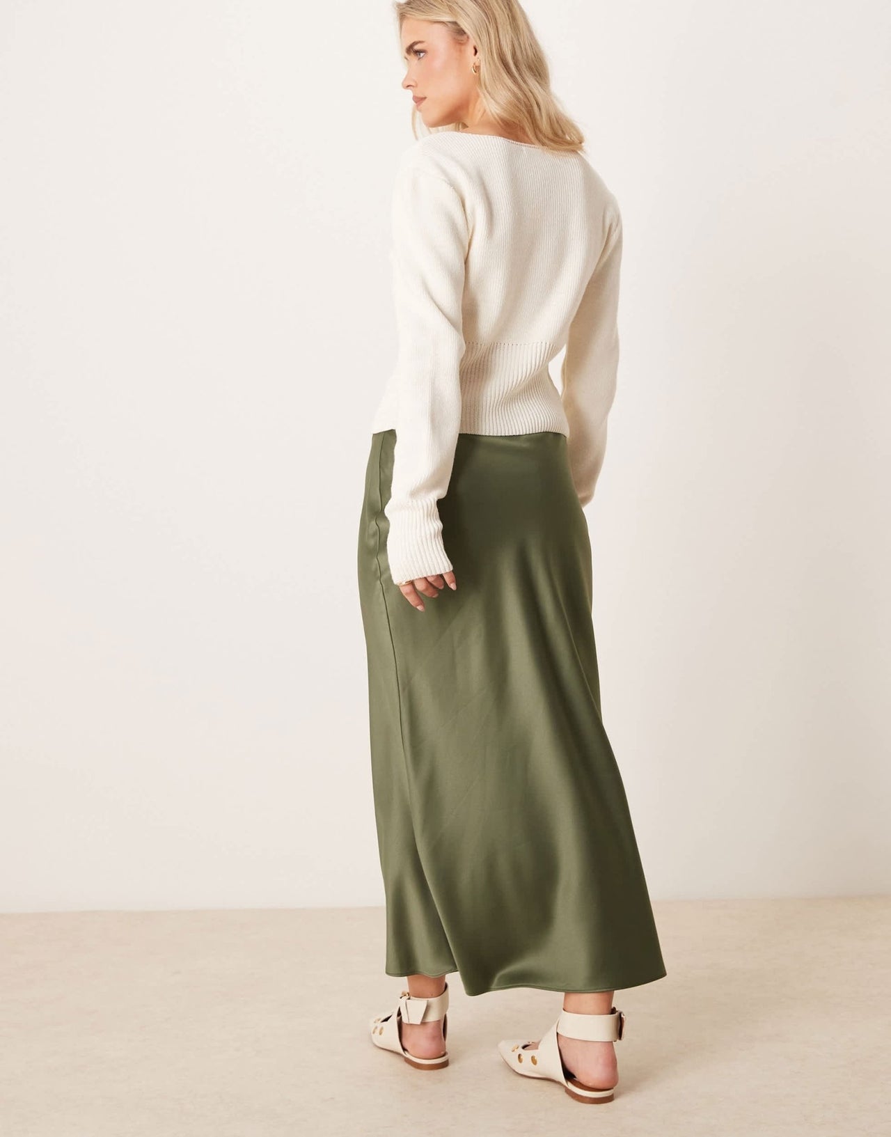 New Look Petite satin midi bias skirt in khaki - ASOS Sample Sale EU Store