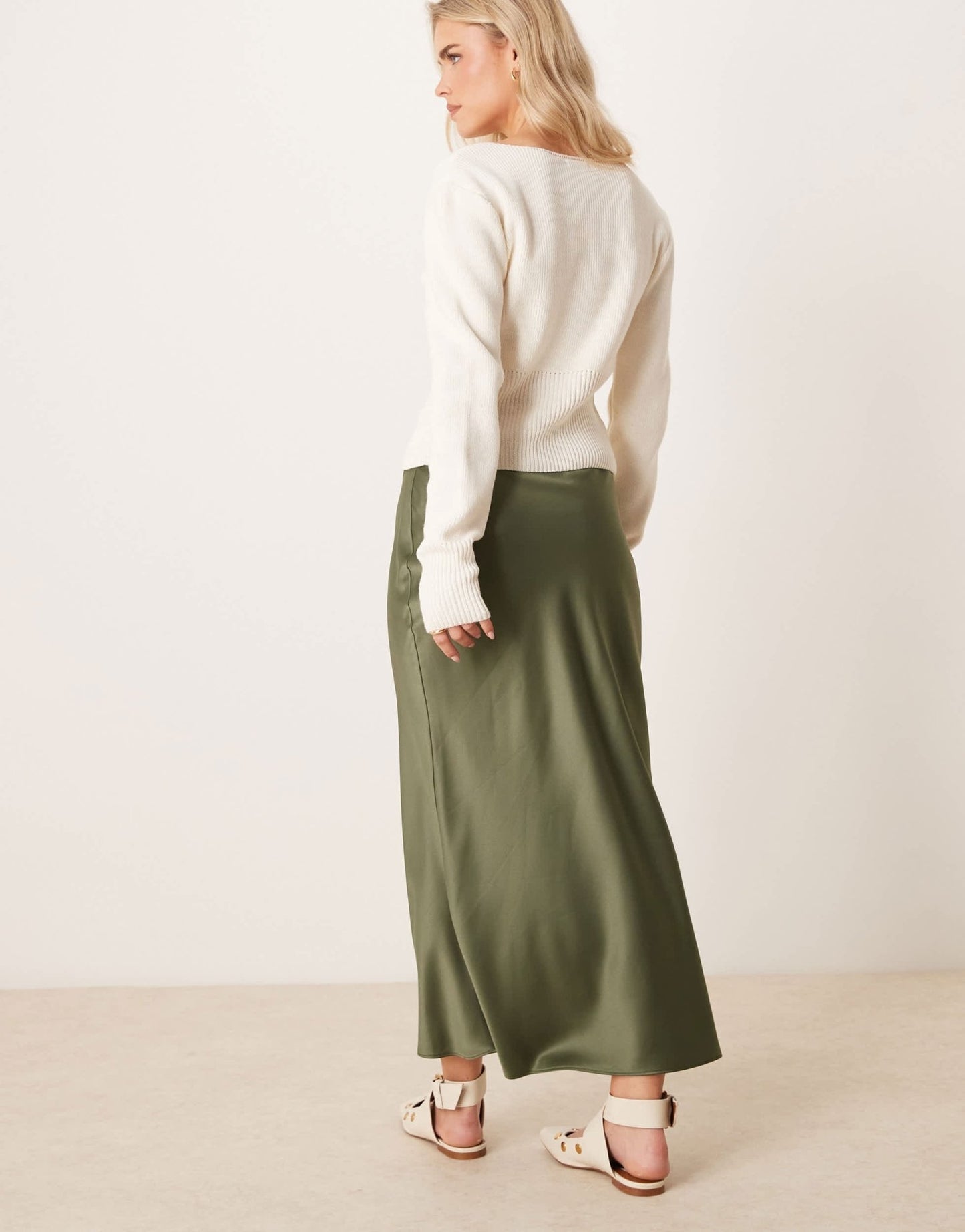 New Look Petite satin midi bias skirt in khaki - ASOS Sample Sale EU Store