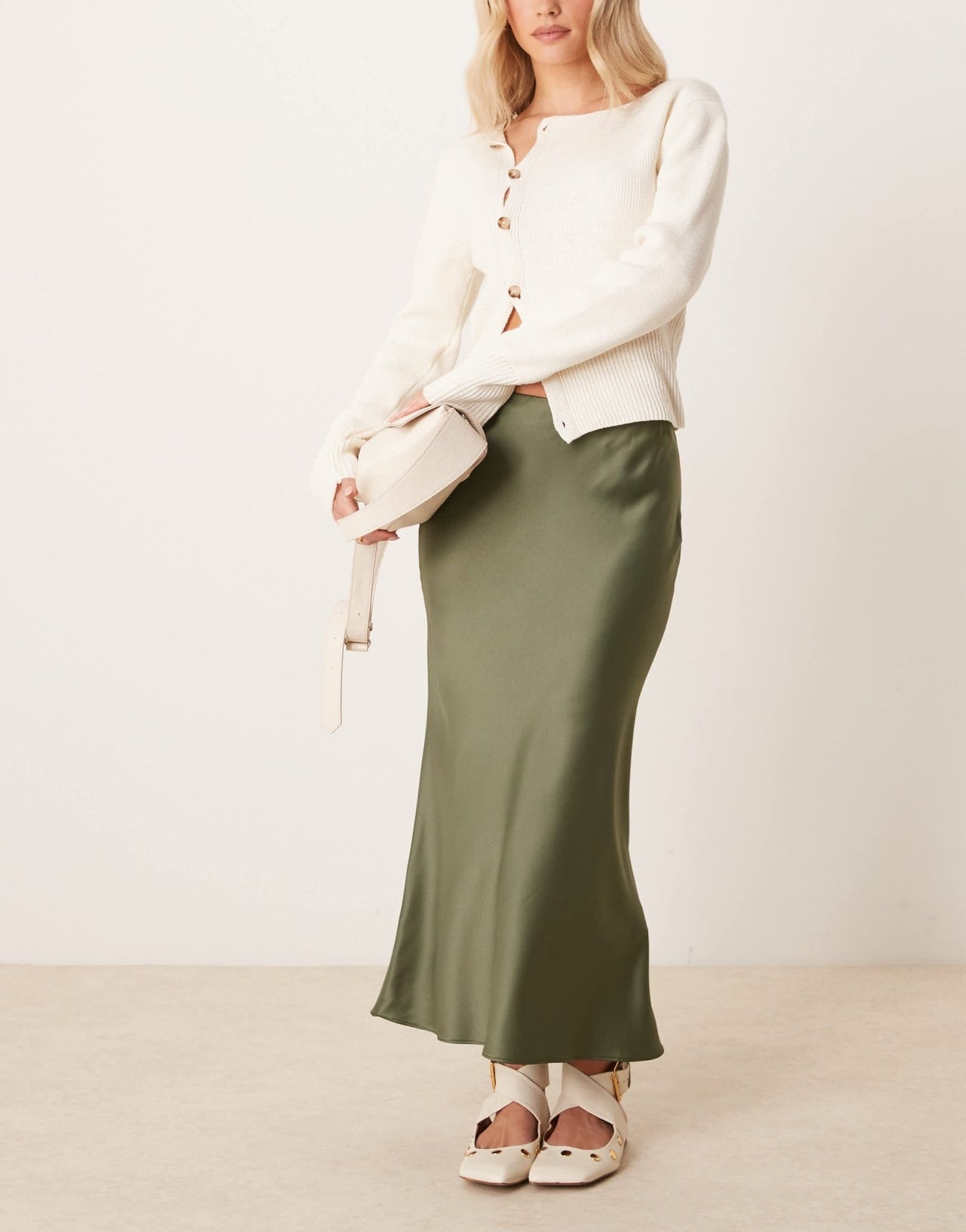 New Look Petite satin midi bias skirt in khaki - ASOS Sample Sale EU Store