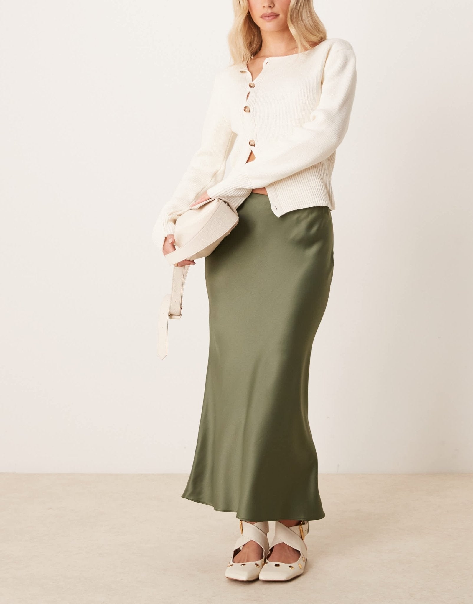 New Look Petite satin midi bias skirt in khaki - ASOS Sample Sale EU Store