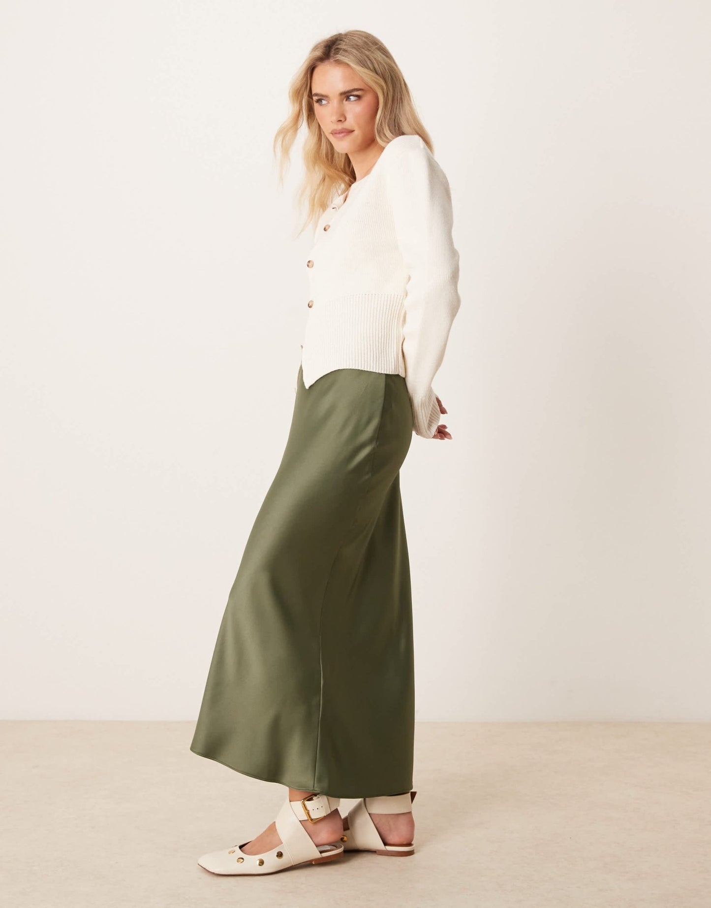 New Look Petite satin midi bias skirt in khaki - ASOS Sample Sale EU Store