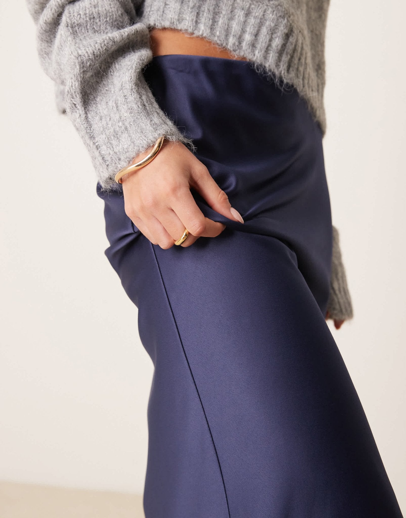 New Look Petite satin midi bias skirt in navy - ASOS Sample Sale EU Store