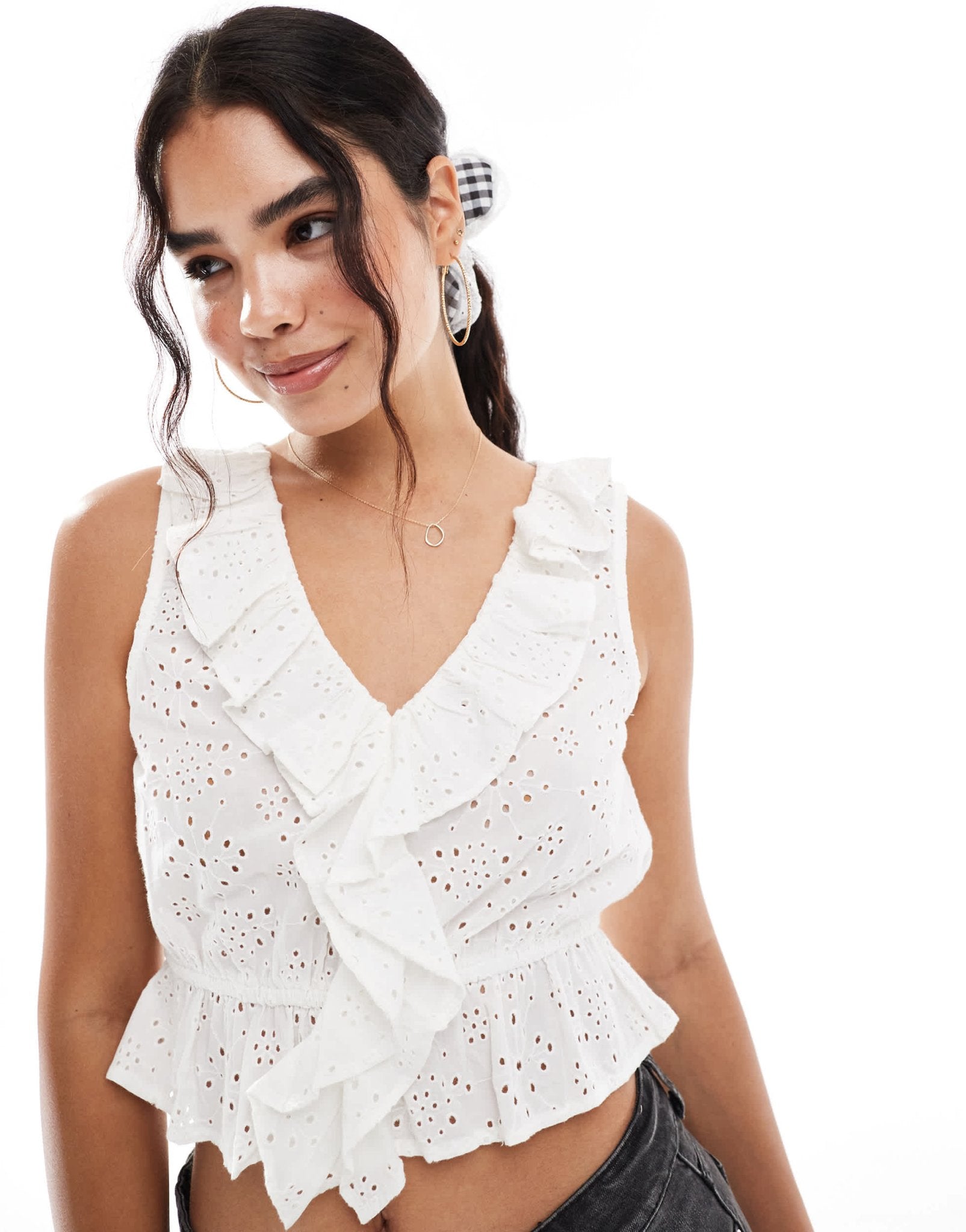New Look ruffle front broderie top in white - ASOS Sample Sale EU Store