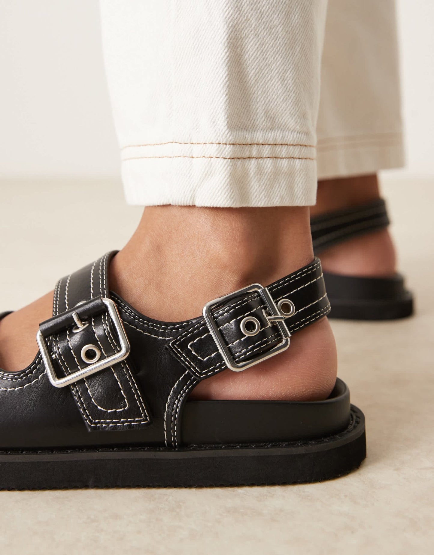 New Look slingback chunky sandal with contrast stitch in black - ASOS Sample Sale EU Store