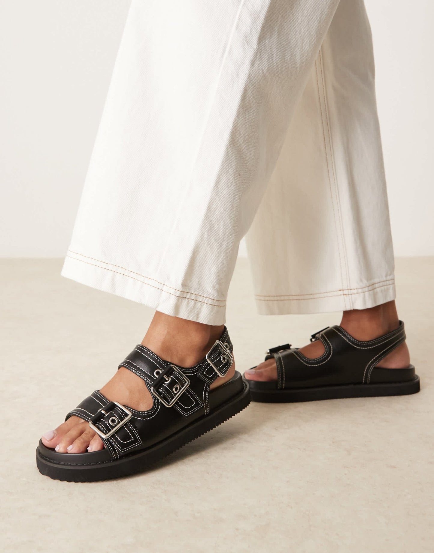 New Look slingback chunky sandal with contrast stitch in black - ASOS Sample Sale EU Store