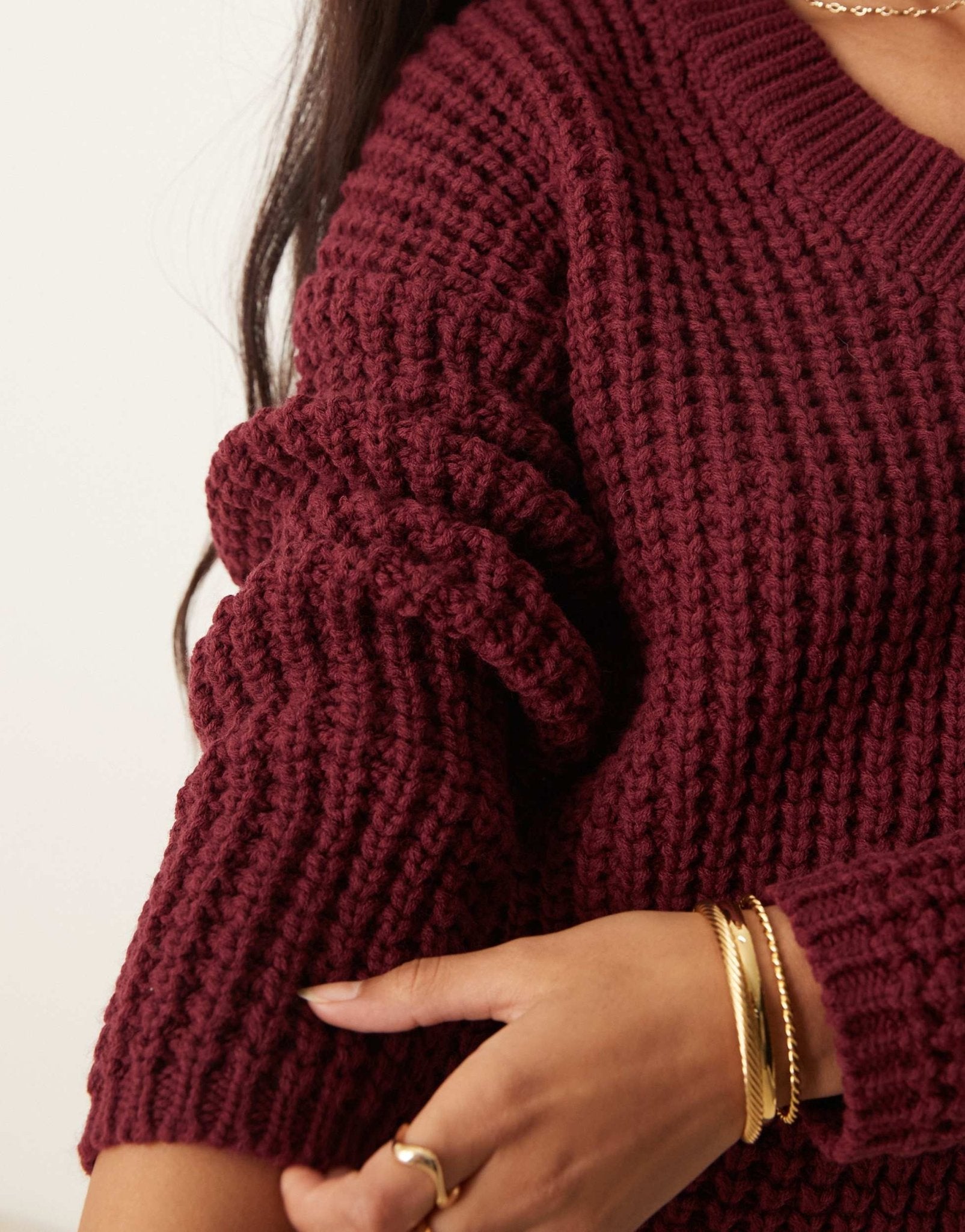 New Look v neck jumper in burgundy - ASOS Sample Sale EU Store