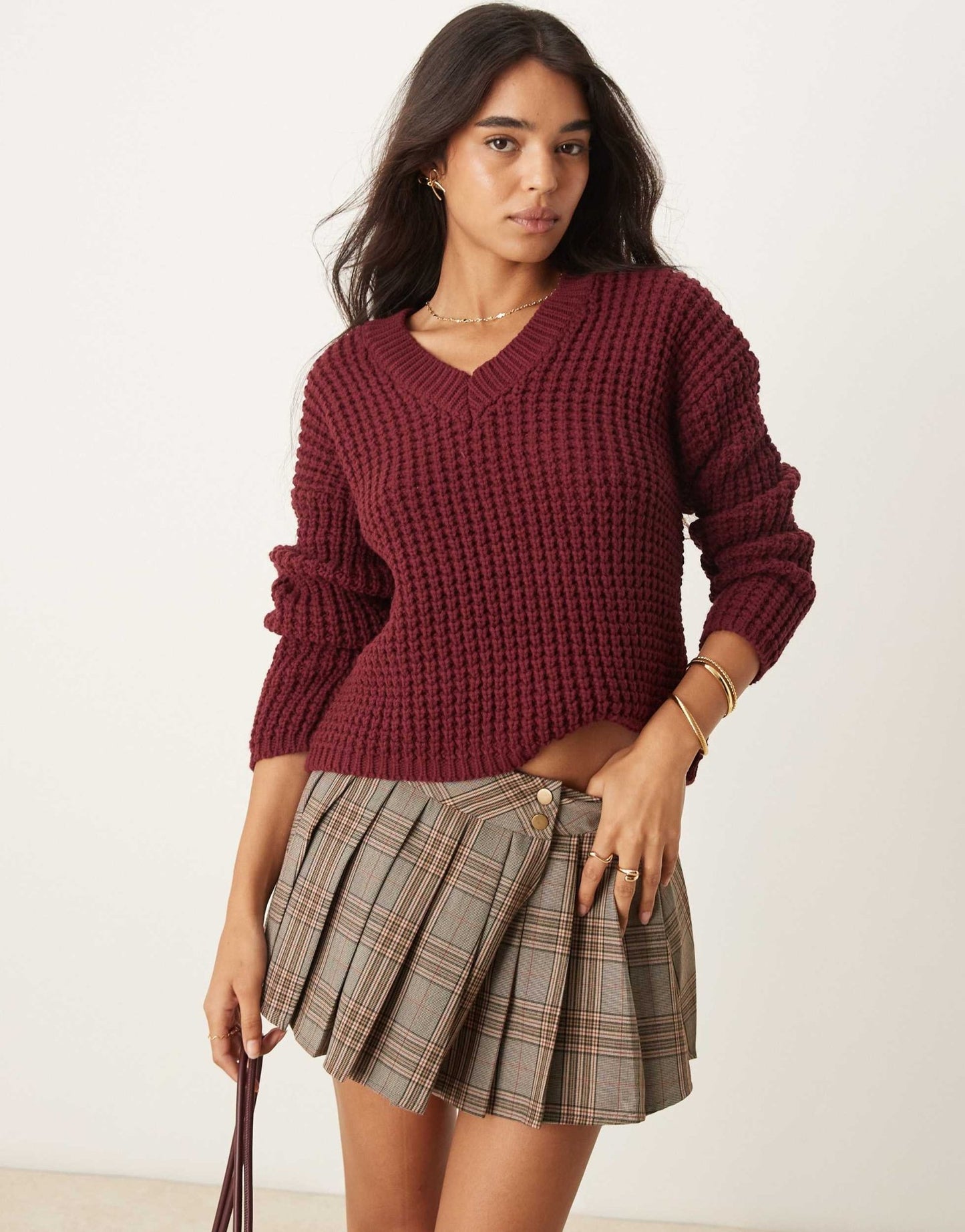 New Look v neck jumper in burgundy - ASOS Sample Sale EU Store