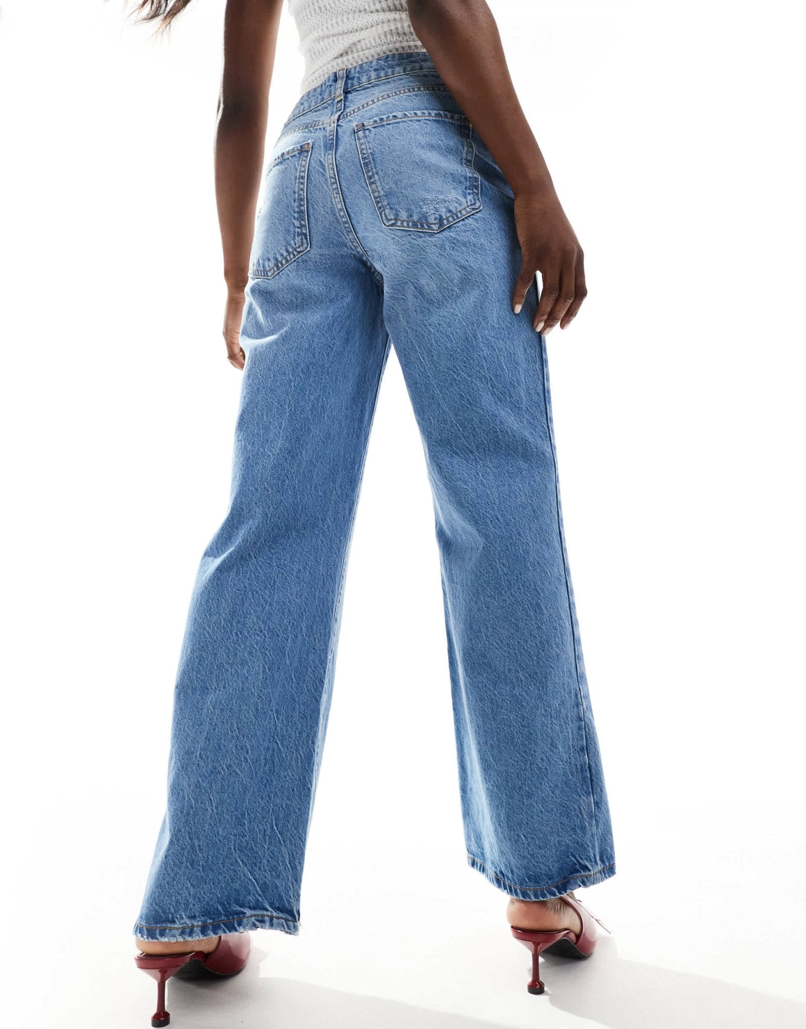 New Look wide leg jean in mid blue - ASOS Sample Sale EU Store